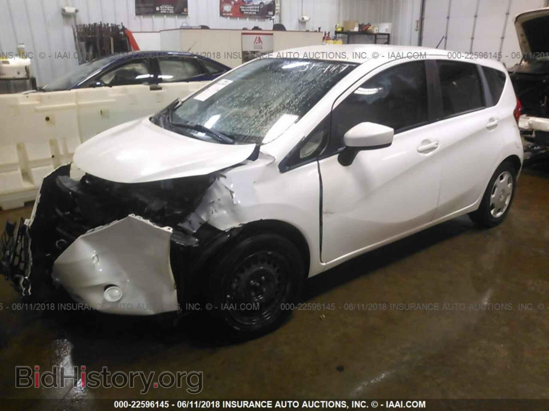 2015 Nissan Versa note - VIN: 3N1CE2CP9FL375712 - Фото 2