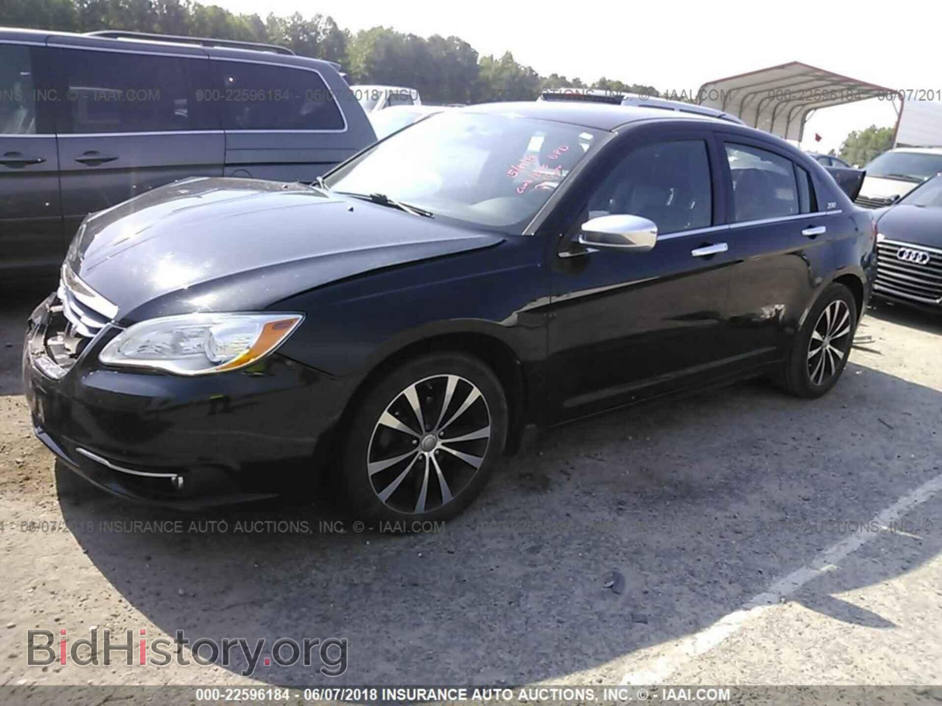 2013 Chrysler 200 - VIN: 1C3CCBCG7DN577369 - Photo 2