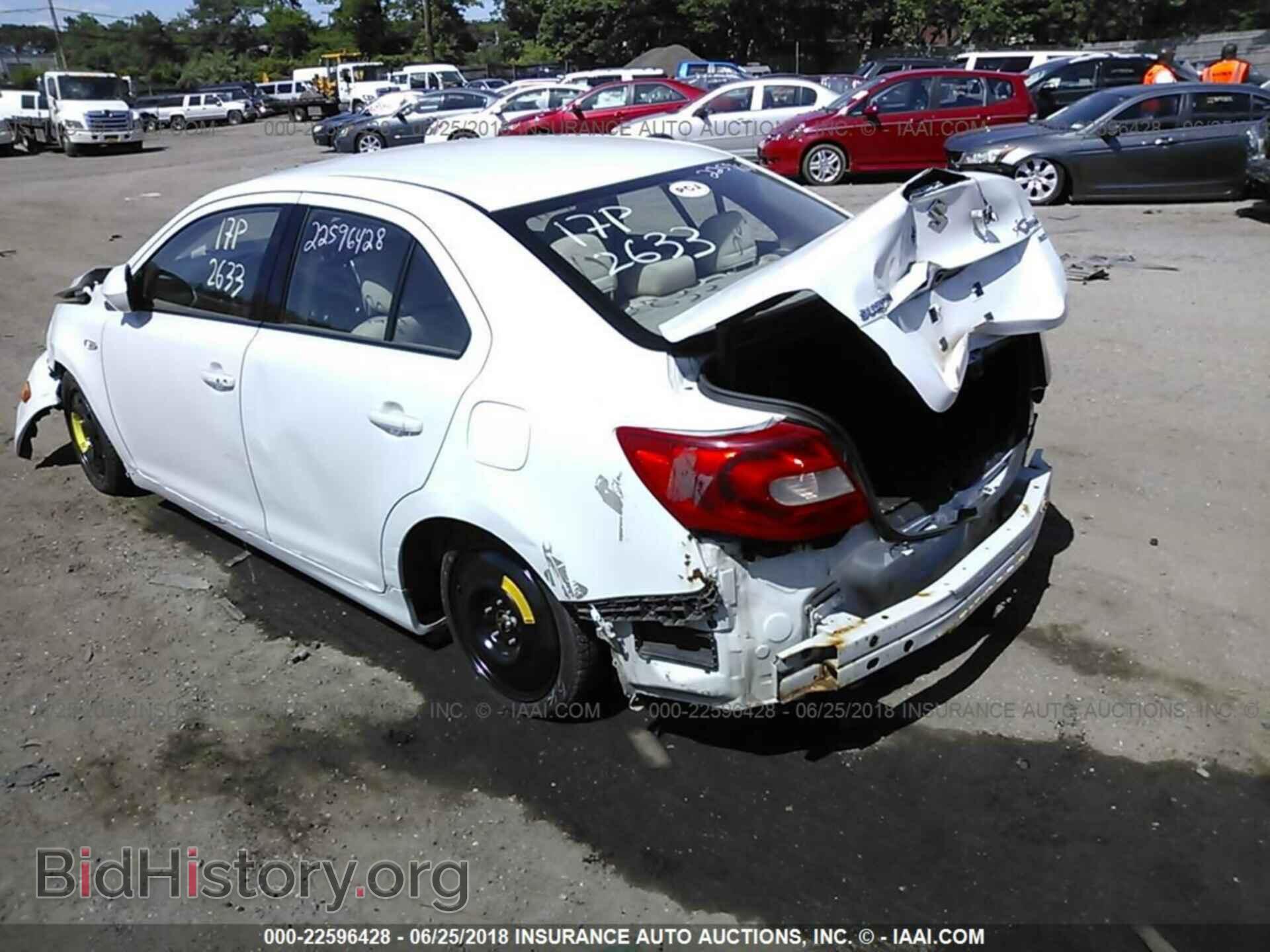 2012 Suzuki Kizashi - VIN: JS2RF9A34C6101231 - Photo 3