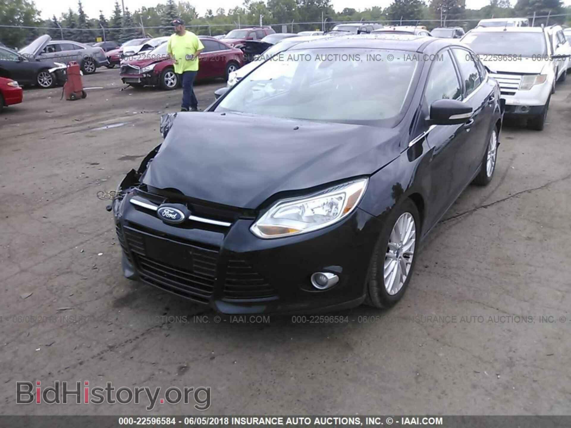 2012 Ford Focus - VIN: 1FAHP3H20CL145182 - Photo 2