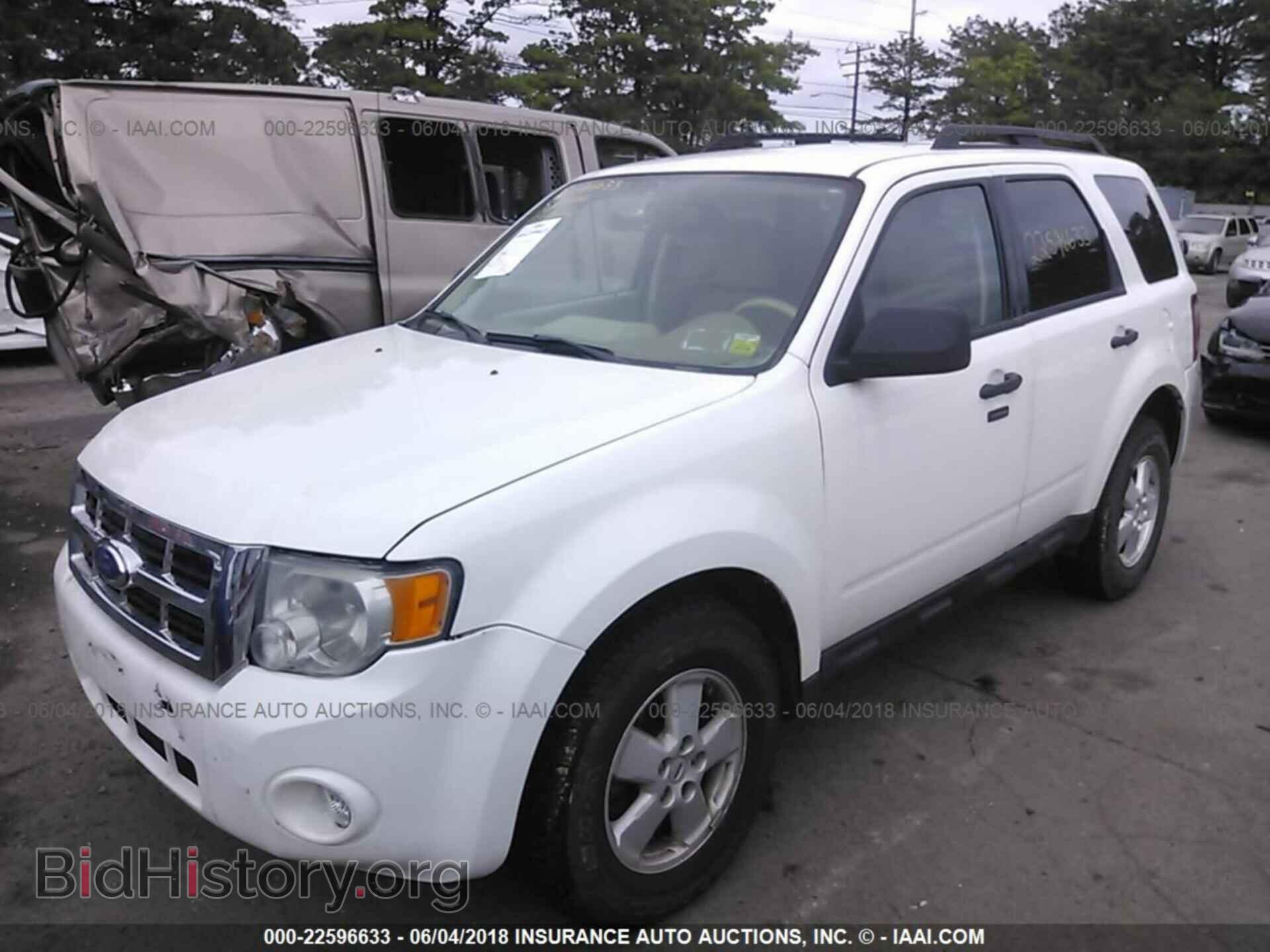 2012 Ford Escape - VIN: 1FMCU9DGXCKB68956 - Photo 2