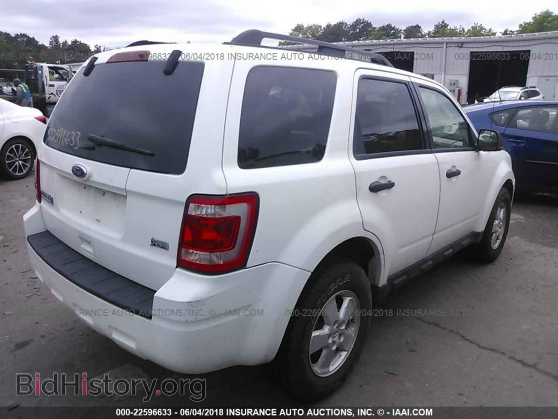 2012 Ford Escape - VIN: 1FMCU9DGXCKB68956 - Photo 4