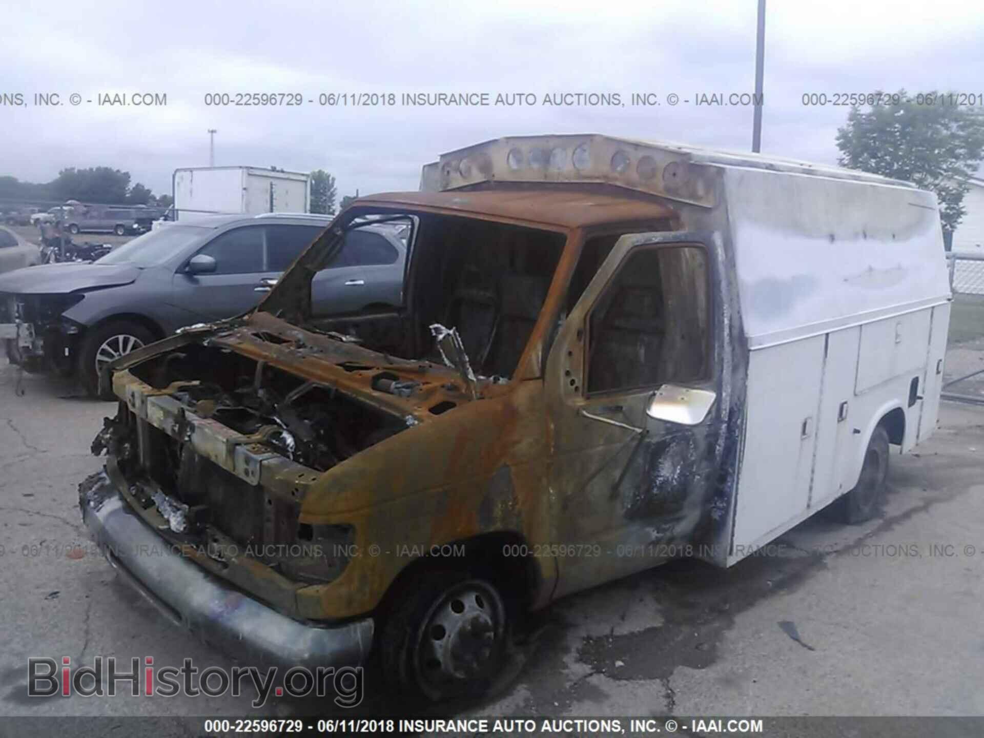 2003 FORD ECONOLINE - VIN: 1FDWE35F53HA37704 - Фото 2