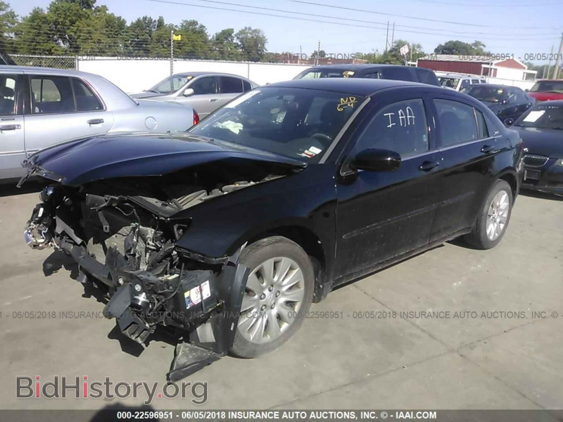 2012 Chrysler 200 - VIN: 1C3CCBABXCN191759 - Photo 2