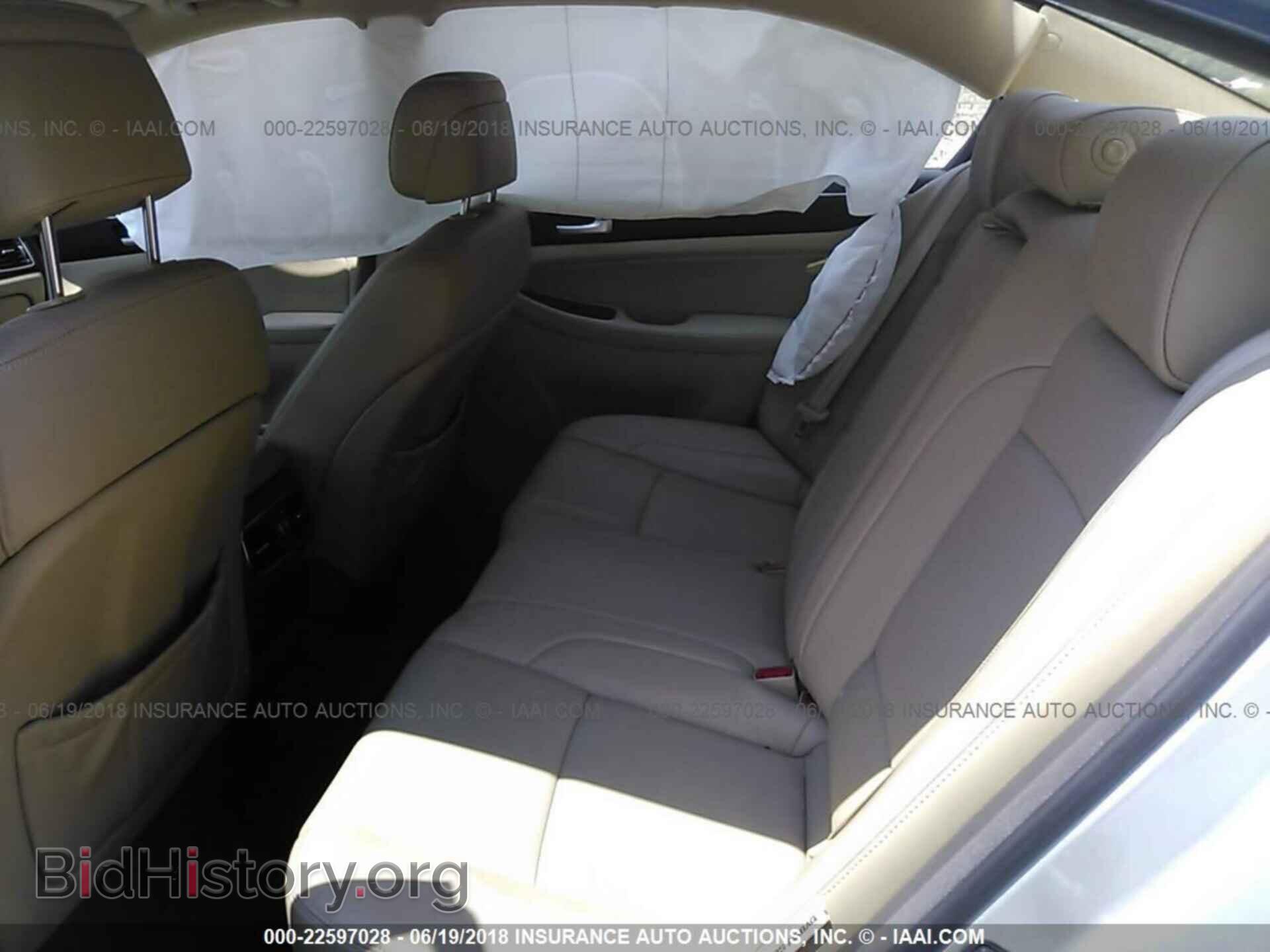 2012 Hyundai Genesis - VIN: KMHGC4DDXCU198220 - Фото 8