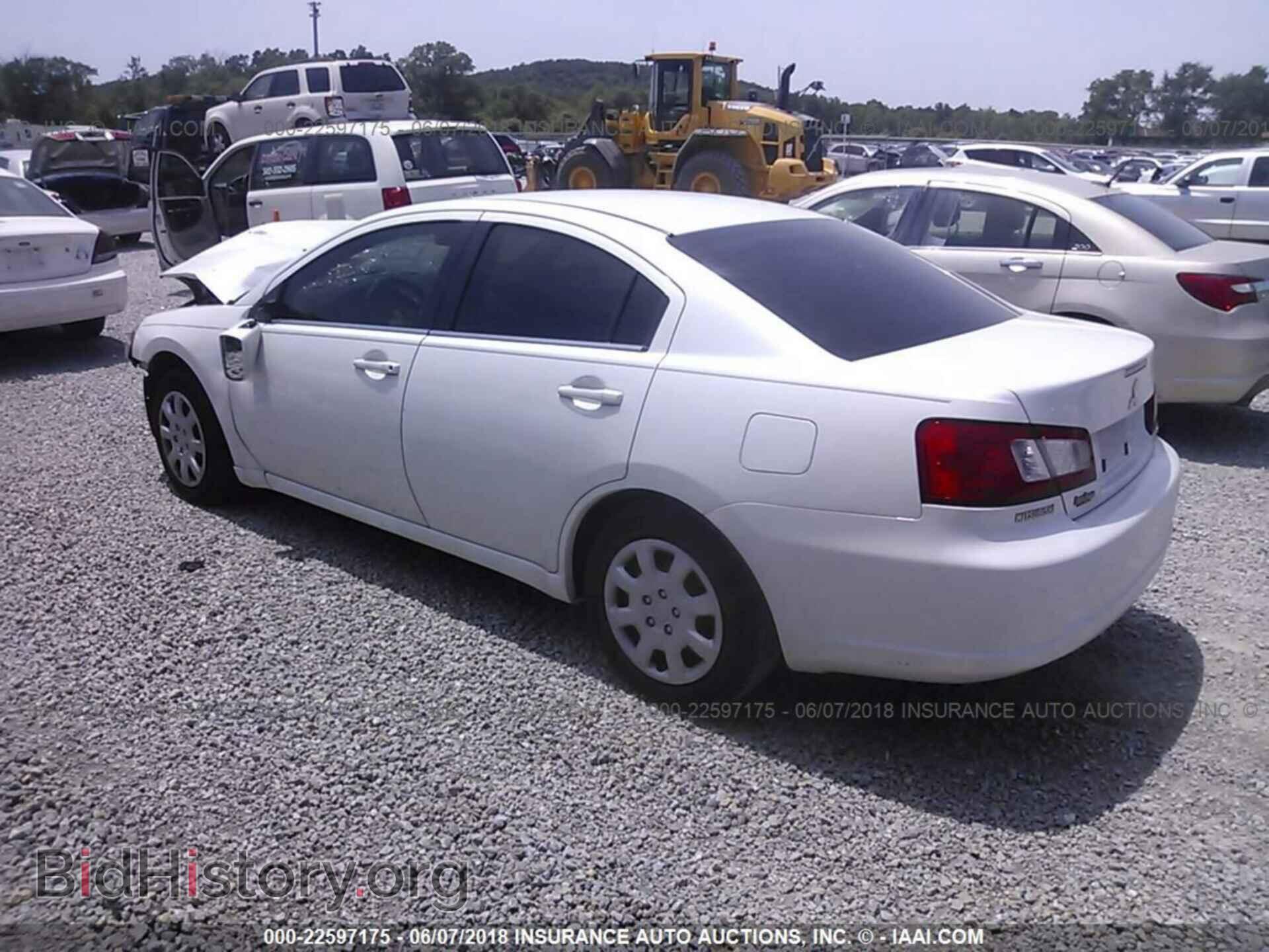 2011 Mitsubishi Galant - VIN: 4A32B3FF2BE028742 - Фото 3