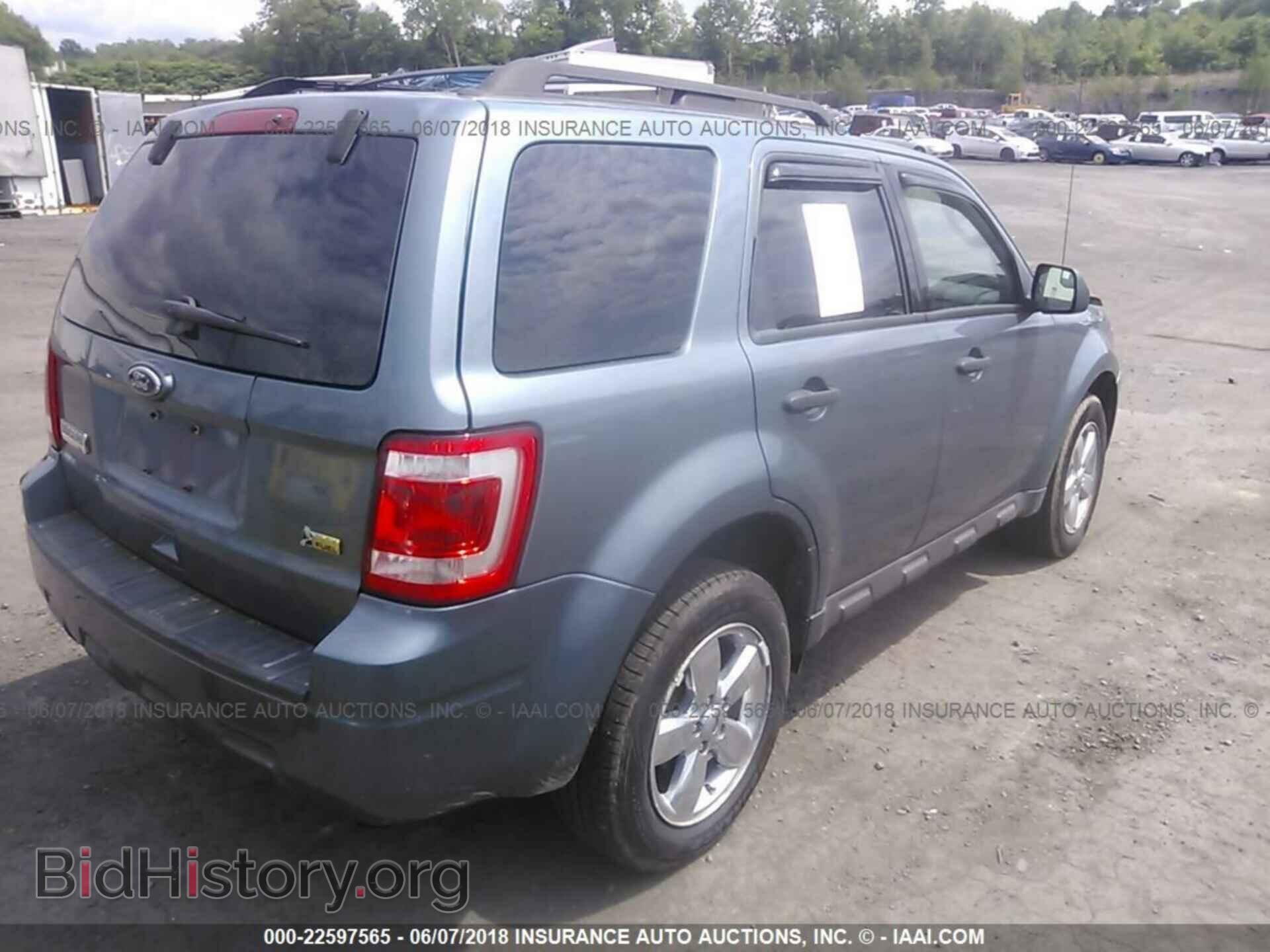 2011 Ford Escape - VIN: 1FMCU9DG0BKA03240 - Photo 4