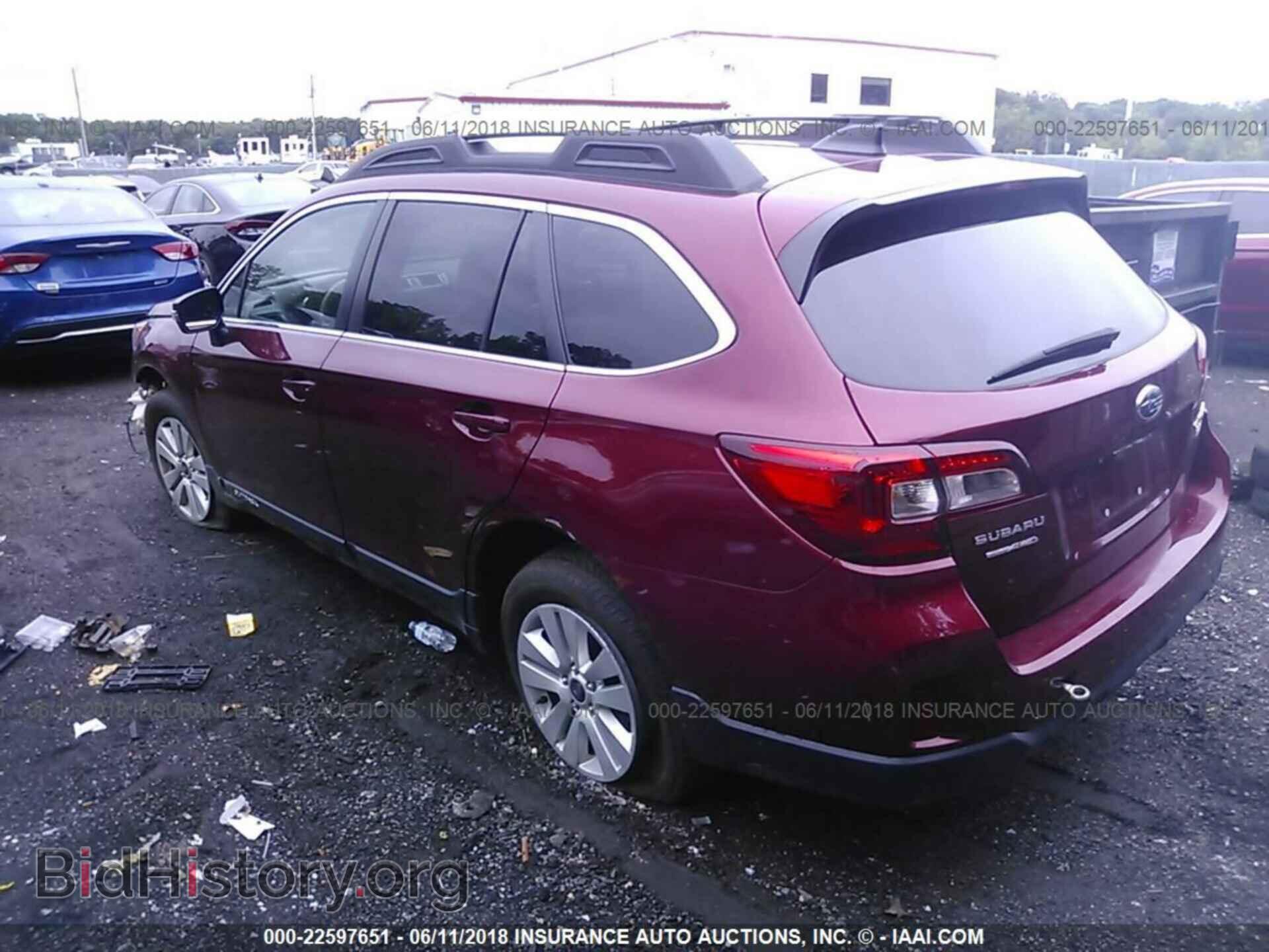 2017 Subaru Outback - VIN: 4S4BSAFC8H3338195 - Photo 3