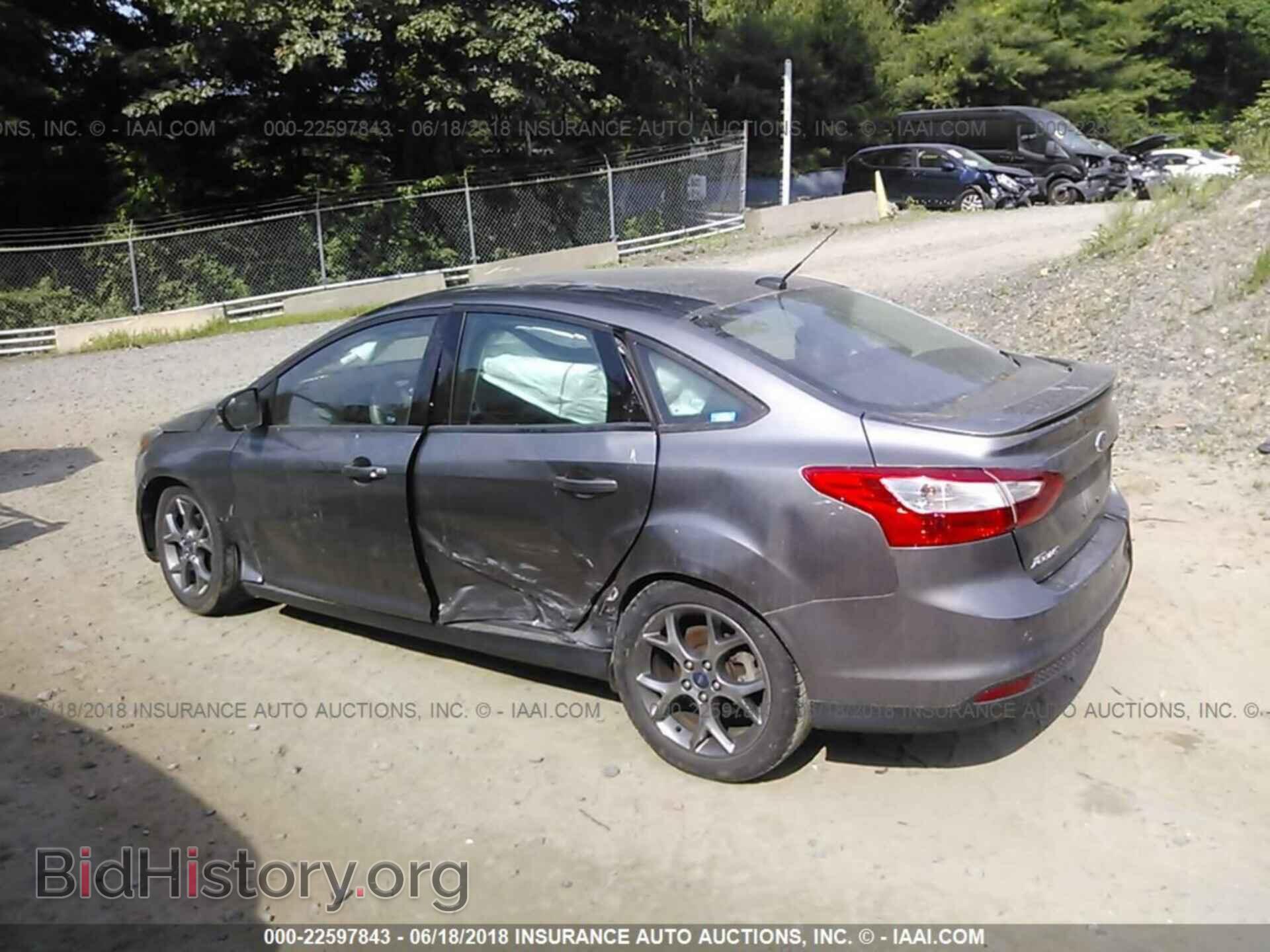 2014 Ford Focus - VIN: 1FADP3F20EL178641 - Фото 3