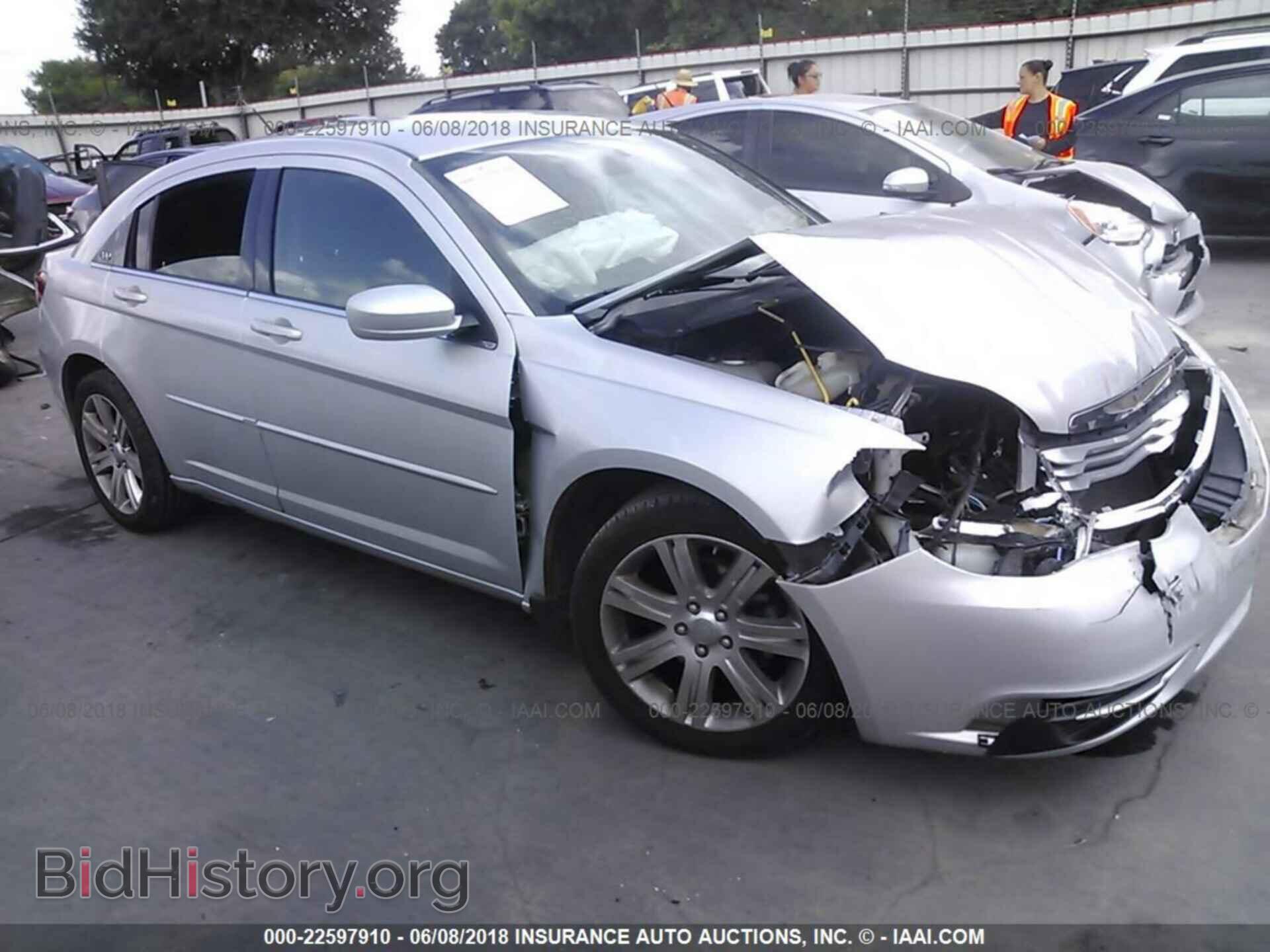 Фотография 1C3CCBAB7CN317074 - Chrysler 200 2012