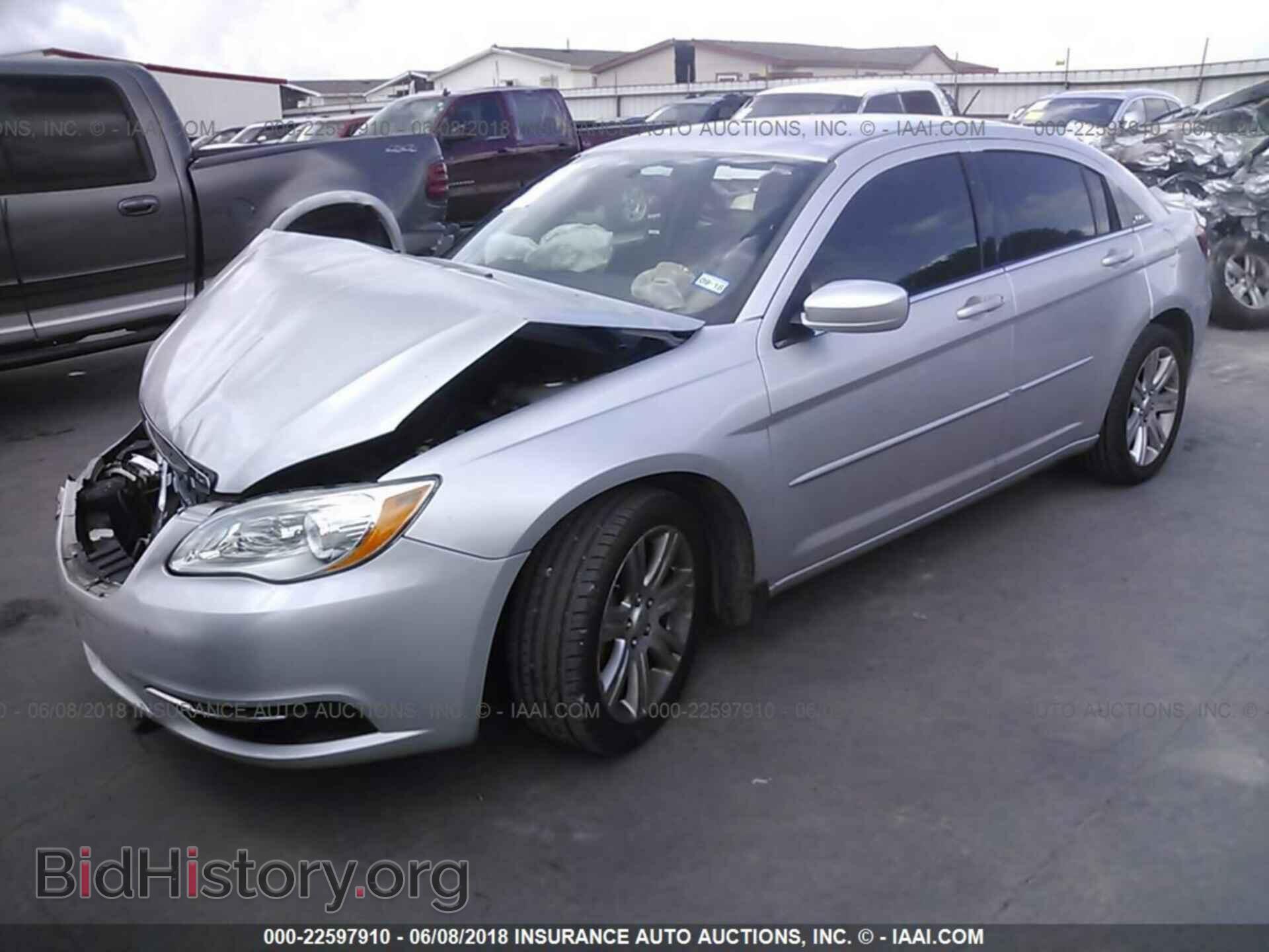2012 Chrysler 200 - VIN: 1C3CCBAB7CN317074 - Фото 2