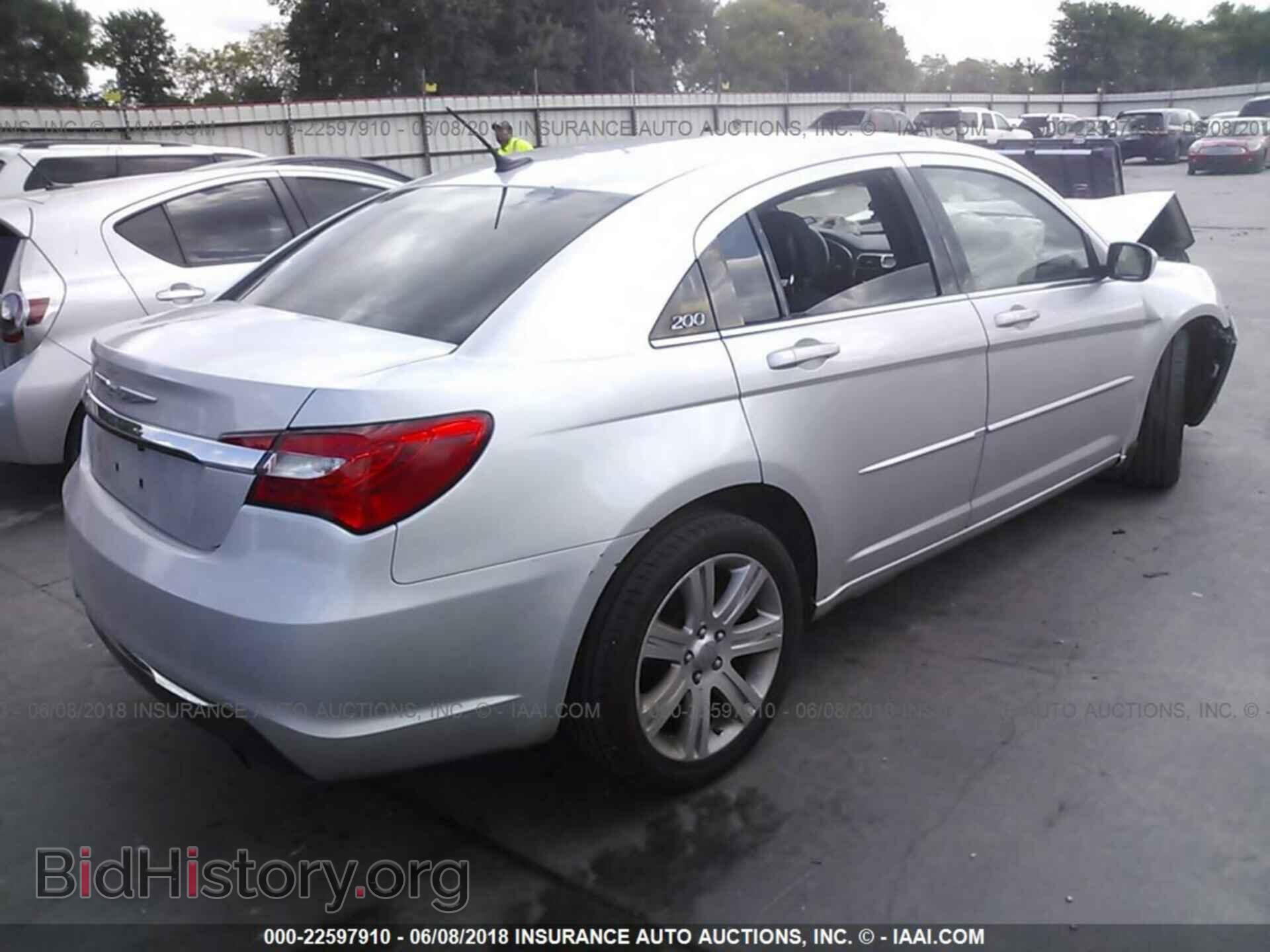 2012 Chrysler 200 - VIN: 1C3CCBAB7CN317074 - Фото 4