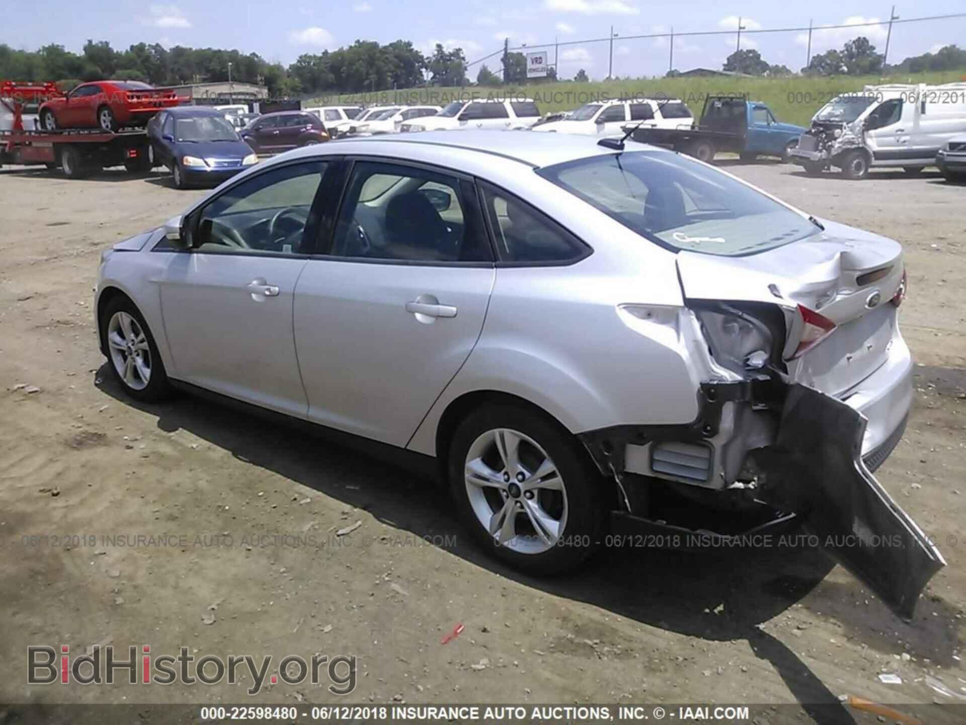 2013 Ford Focus - VIN: 1FADP3F23DL135877 - Photo 3