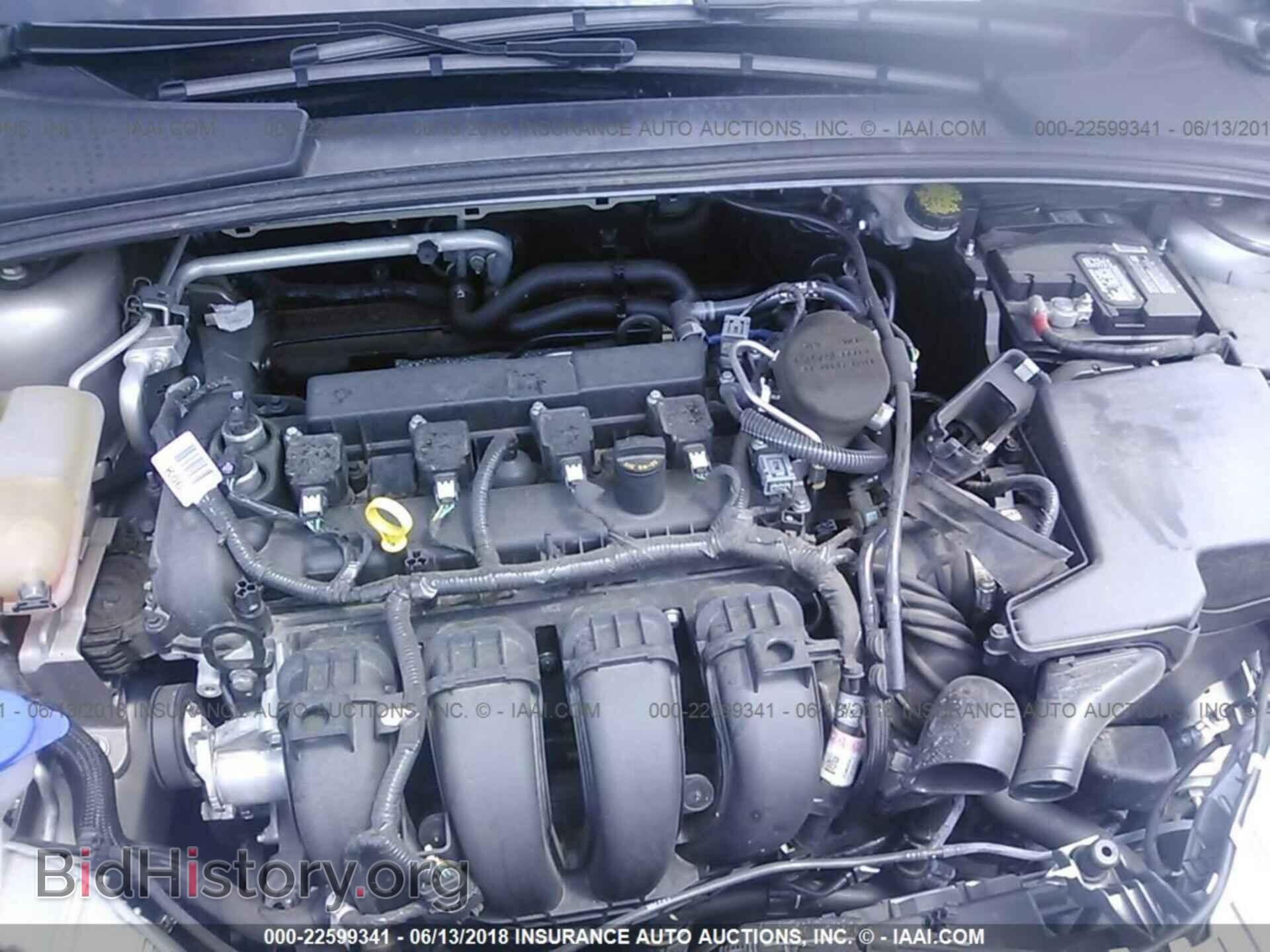 2016 Ford Focus - VIN: 1FADP3F22GL241886 - Photo 10