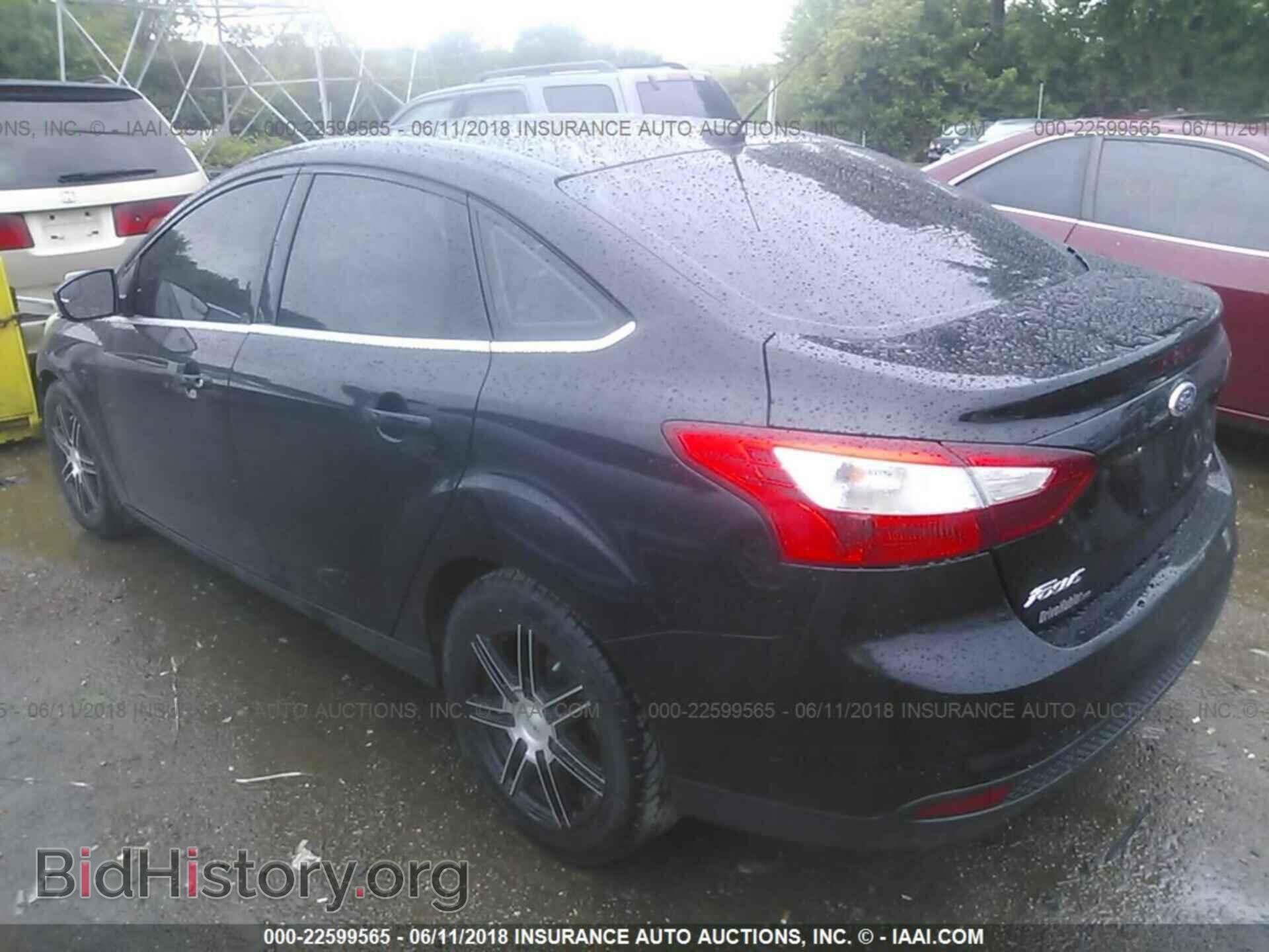 2012 Ford Focus - VIN: 1FAHP3H29CL210790 - Photo 3