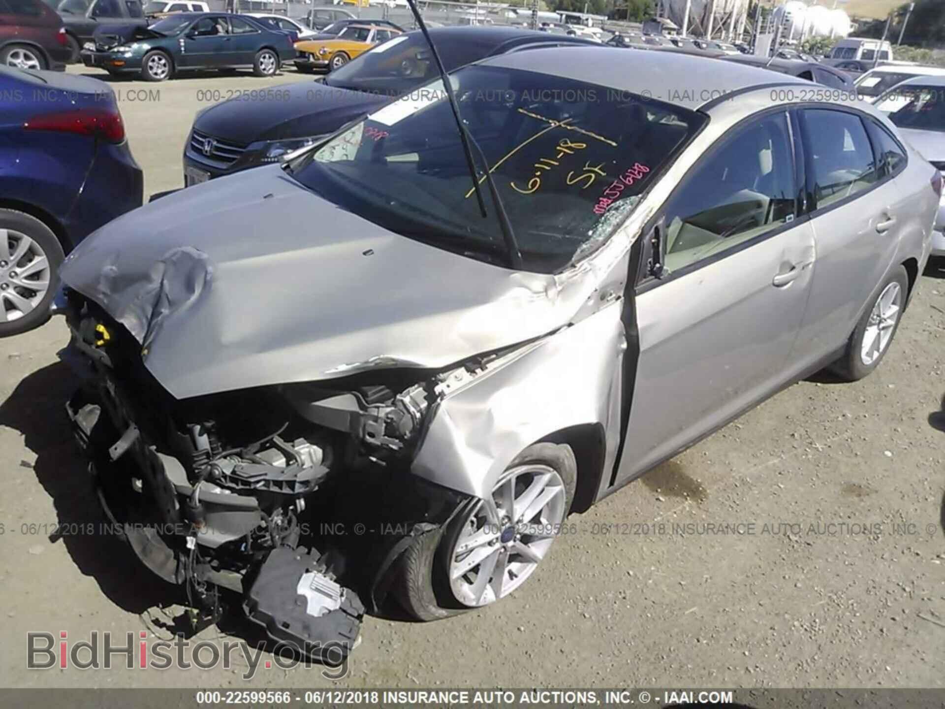 2015 Ford Focus - VIN: 1FADP3F25FL221825 - Photo 2