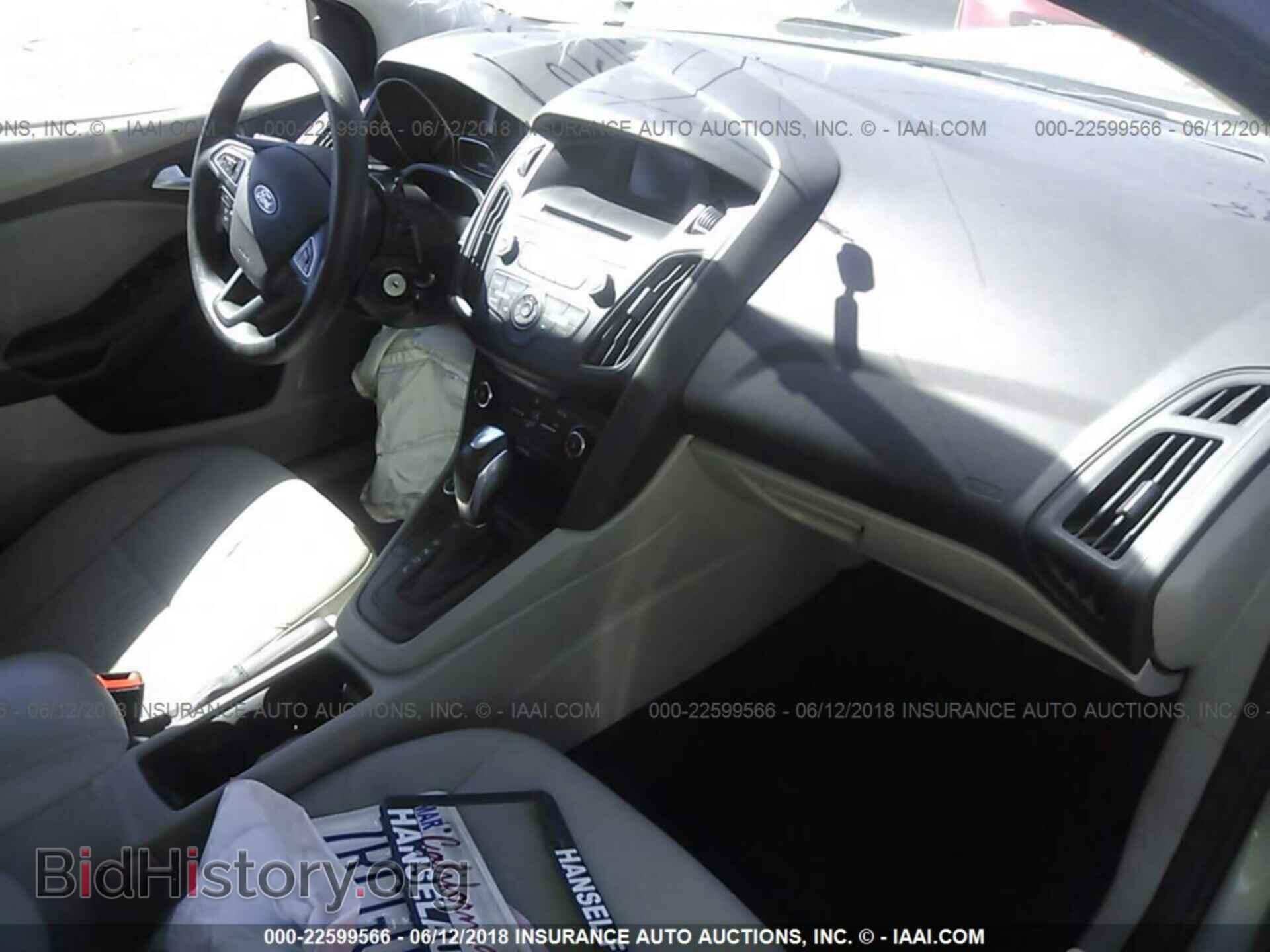 2015 Ford Focus - VIN: 1FADP3F25FL221825 - Photo 5