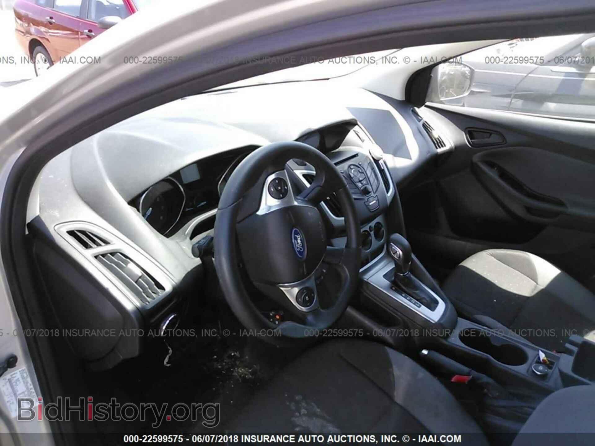 2012 Ford Focus - VIN: 1FAHP3K2XCL220320 - Photo 5