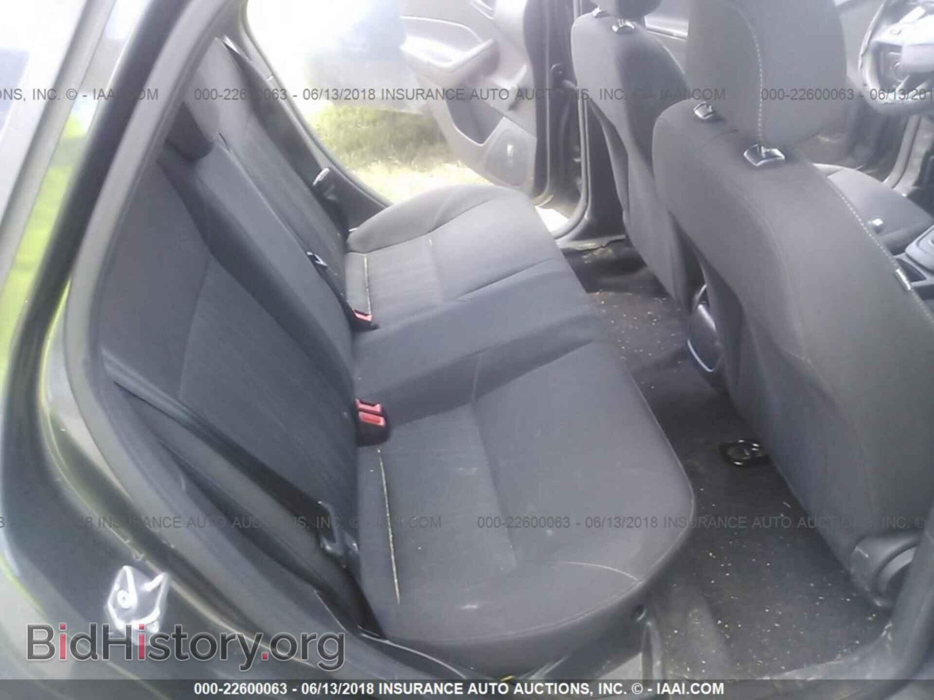 2015 Ford Focus - VIN: 1FADP3E27FL268663 - Photo 8