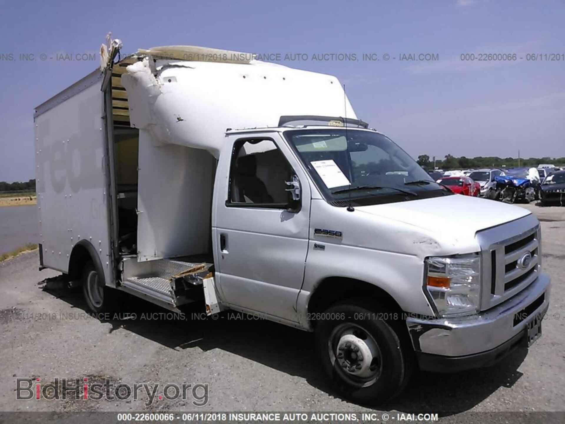 Photo 1FDWE3FL8FDA09461 - Ford Econoline 2015