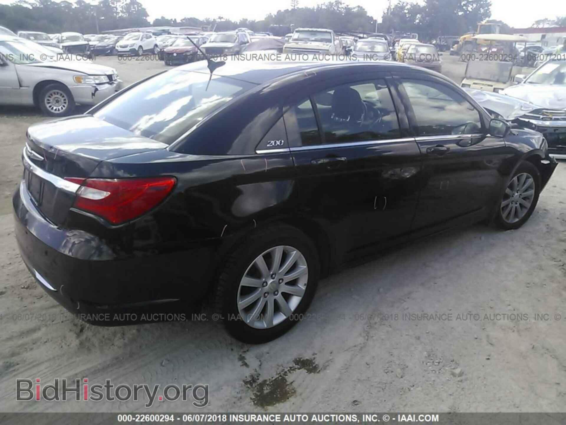 2011 Chrysler 200 - VIN: 1C3BC1FB0BN607895 - Photo 4