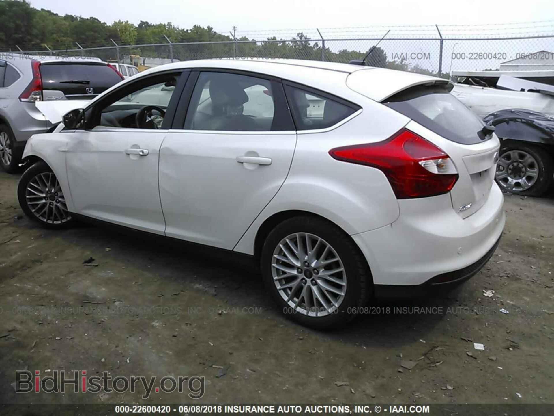 2012 Ford Focus - VIN: 1FAHP3M20CL384477 - Photo 3