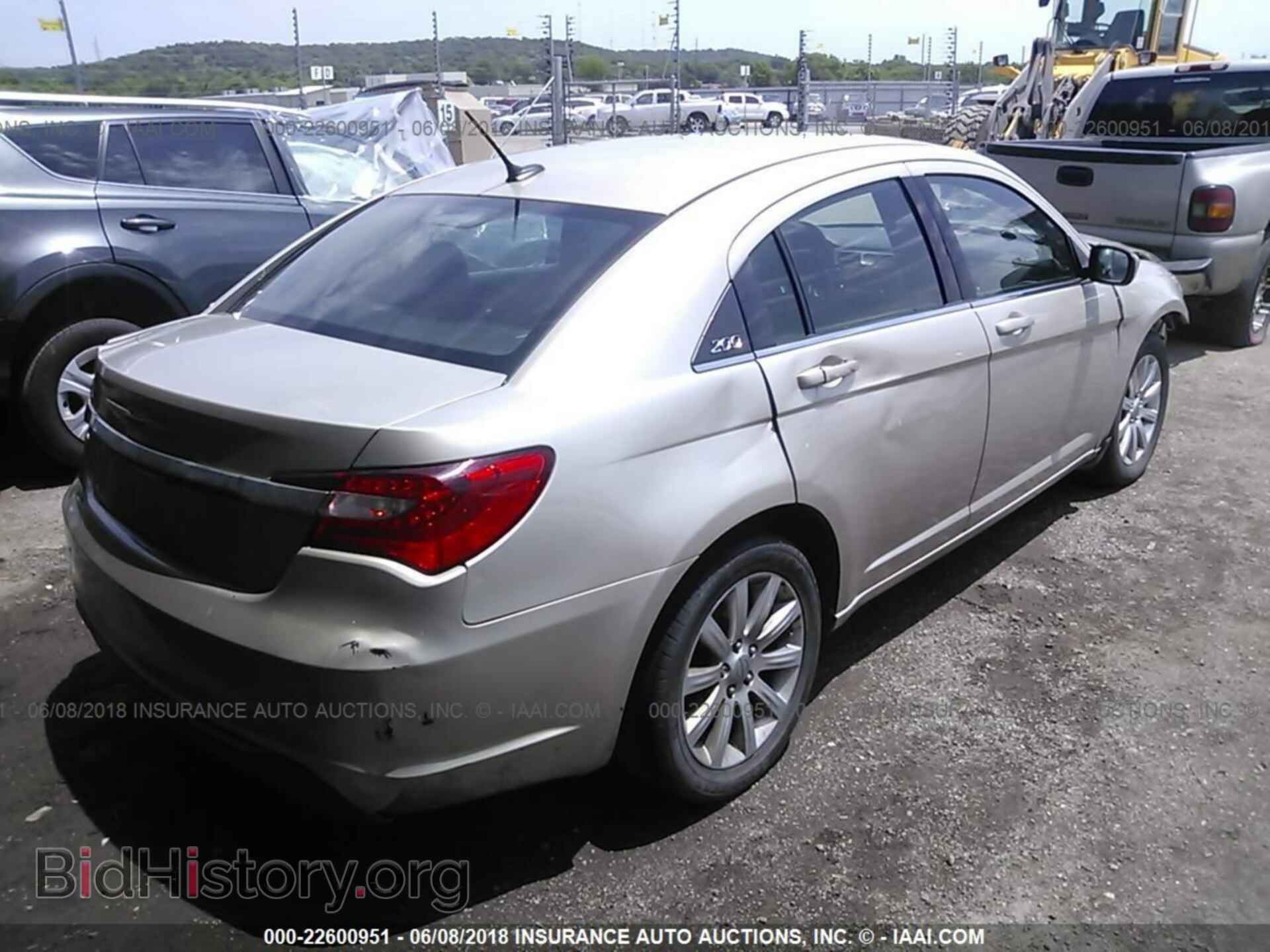 2013 Chrysler 200 - VIN: 1C3CCBBB7DN706572 - Фото 4