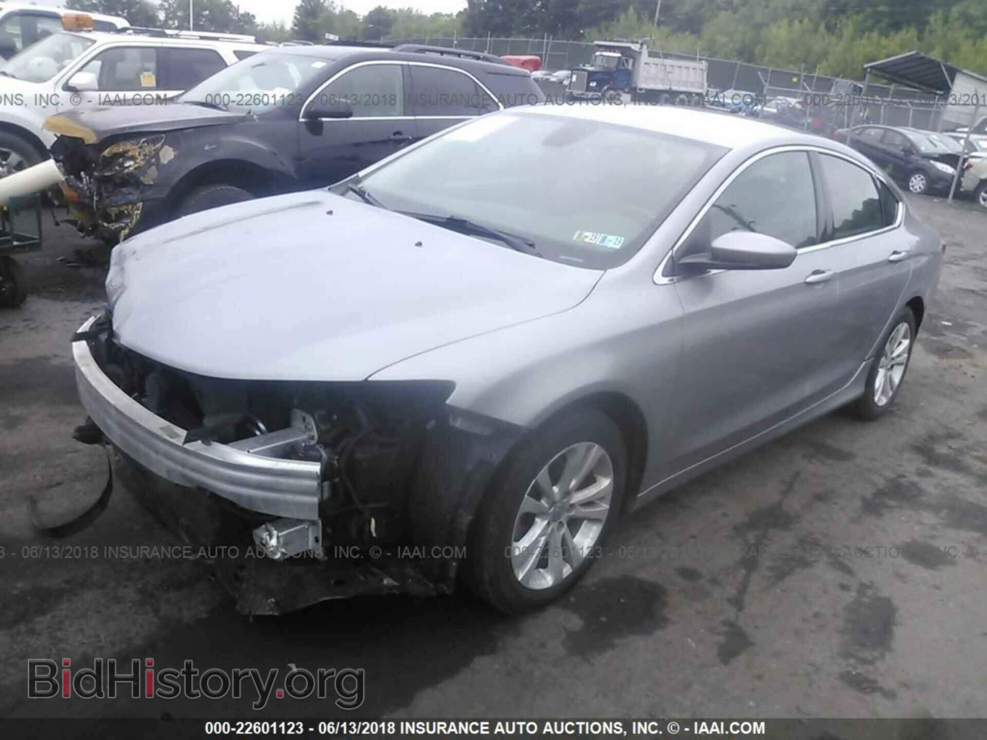 2015 Chrysler 200 - VIN: 1C3CCCAB9FN631657 - Photo 2