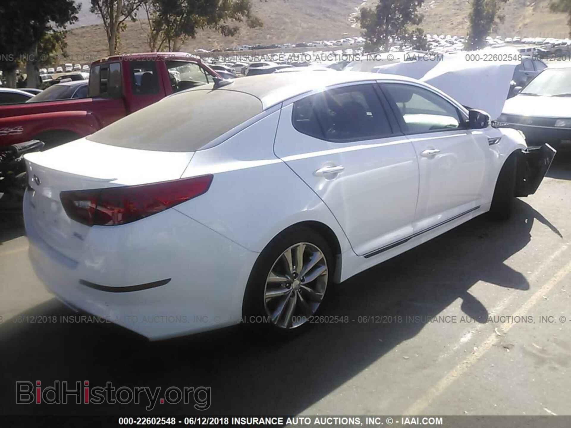 2014 Kia Optima - VIN: 5XXGR4A62EG273042 - Photo 4