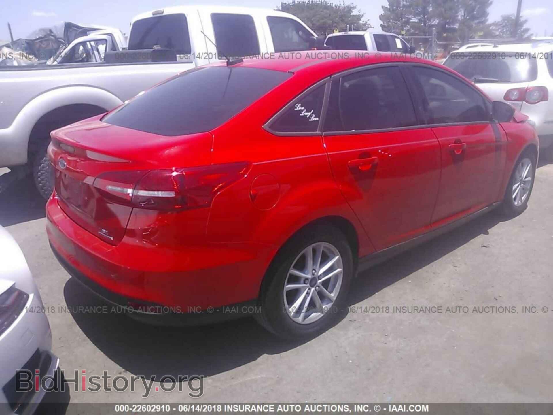 2016 Ford Focus - VIN: 1FADP3F26GL233936 - Photo 4