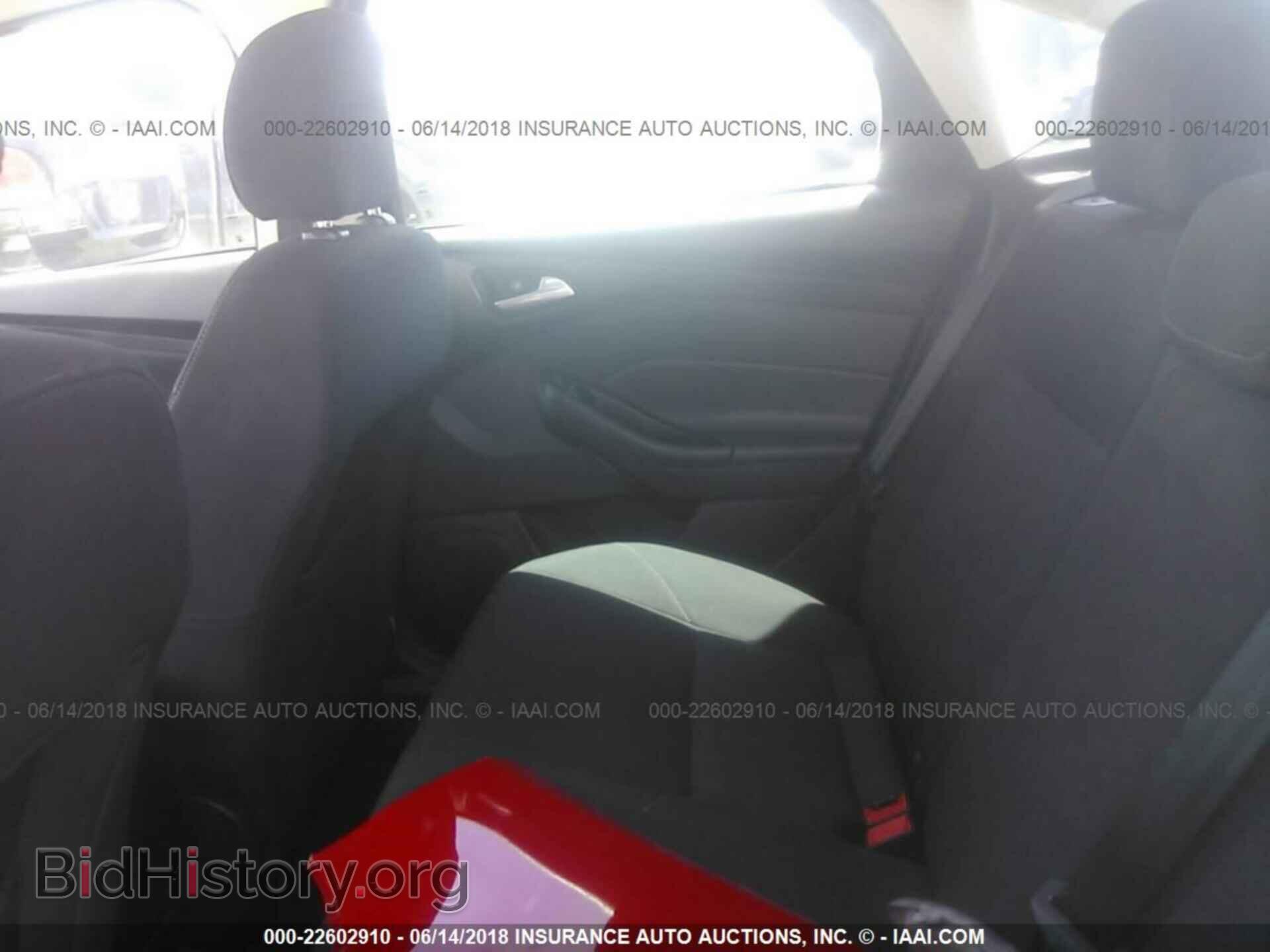 2016 Ford Focus - VIN: 1FADP3F26GL233936 - Photo 8
