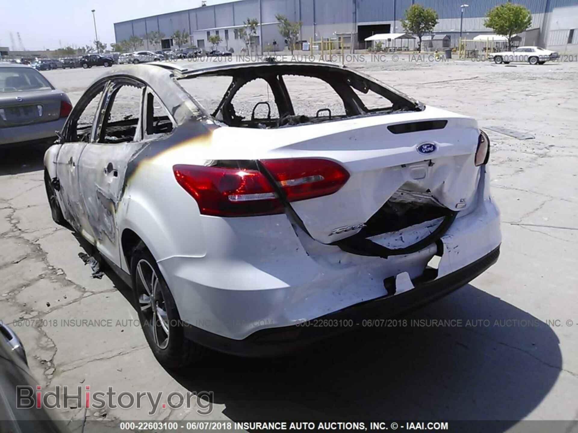 2017 Ford Focus - VIN: 1FADP3FE1HL285213 - Фото 3