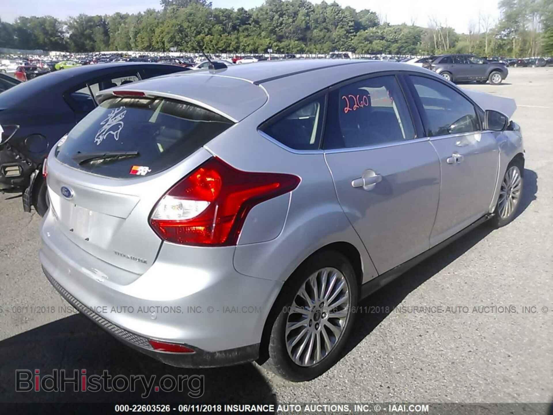 2012 Ford Focus - VIN: 1FAHP3N28CL136735 - Photo 4