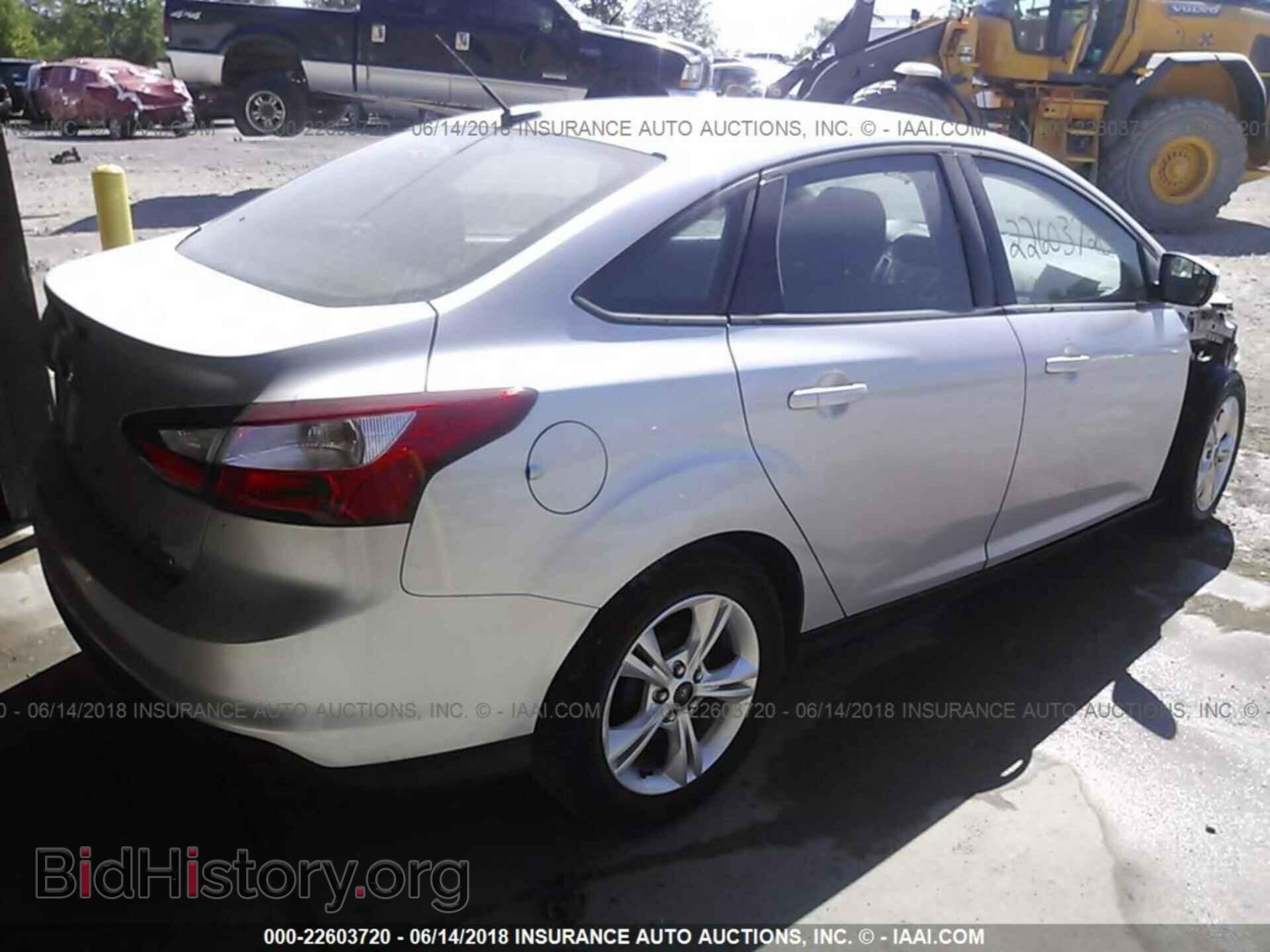 2014 Ford Focus - VIN: 1FADP3F22EL266171 - Фото 4