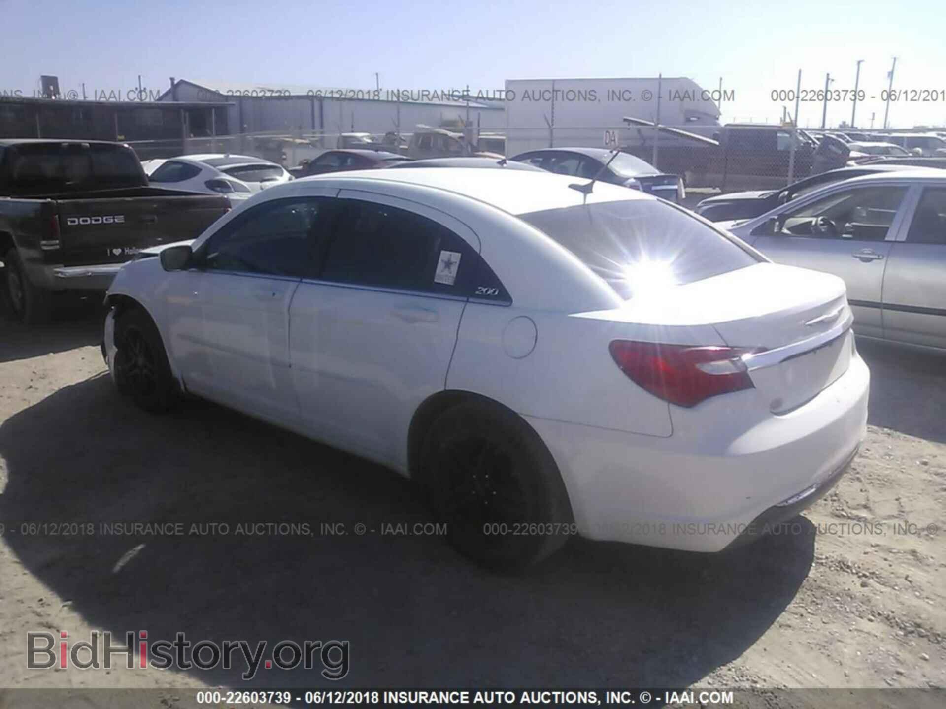 2011 Chrysler 200 - VIN: 1C3BC4FB3BN558029 - Photo 3