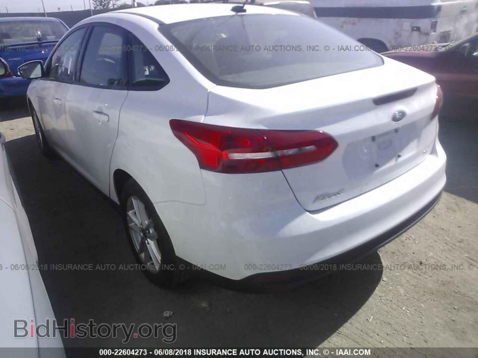 2016 Ford Focus - VIN: 1FADP3F25GL268791 - Фото 3
