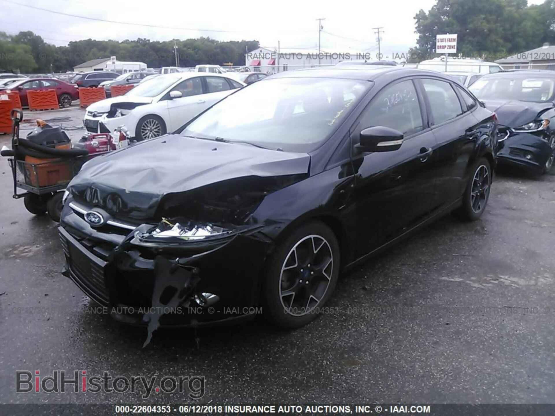 2013 Ford Focus - VIN: 1FADP3F24DL294908 - Photo 2
