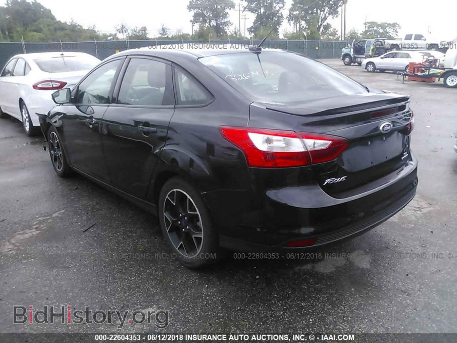 2013 Ford Focus - VIN: 1FADP3F24DL294908 - Photo 3
