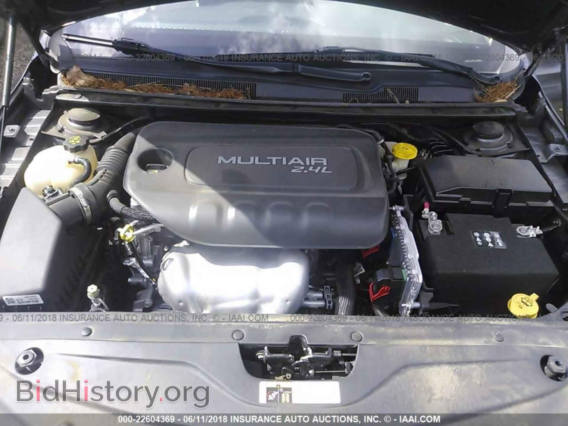 2015 Chrysler 200 - VIN: 1C3CCCAB0FN719318 - Photo 10