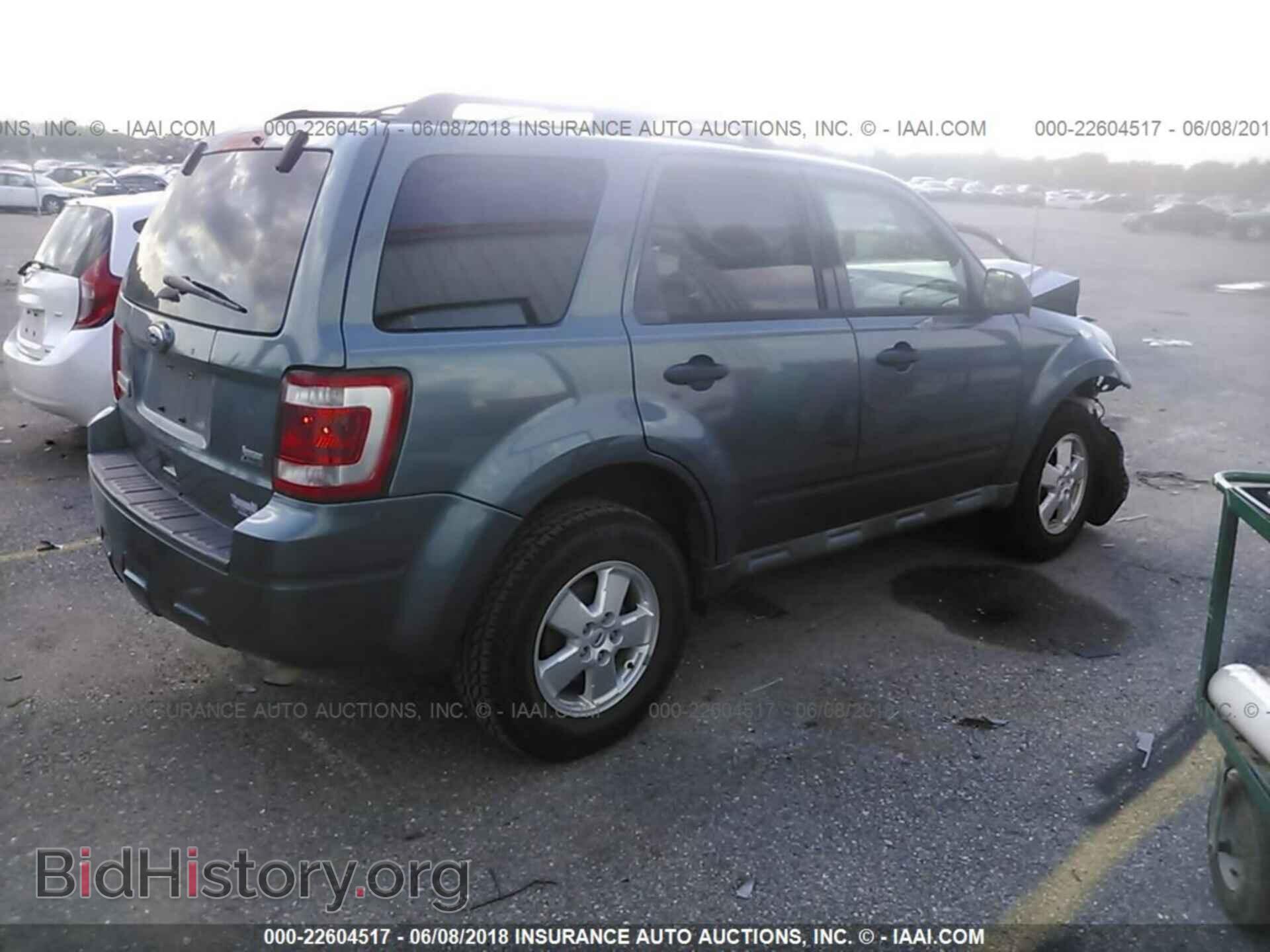 2012 Ford Escape - VIN: 1FMCU0DG4CKA93084 - Photo 4