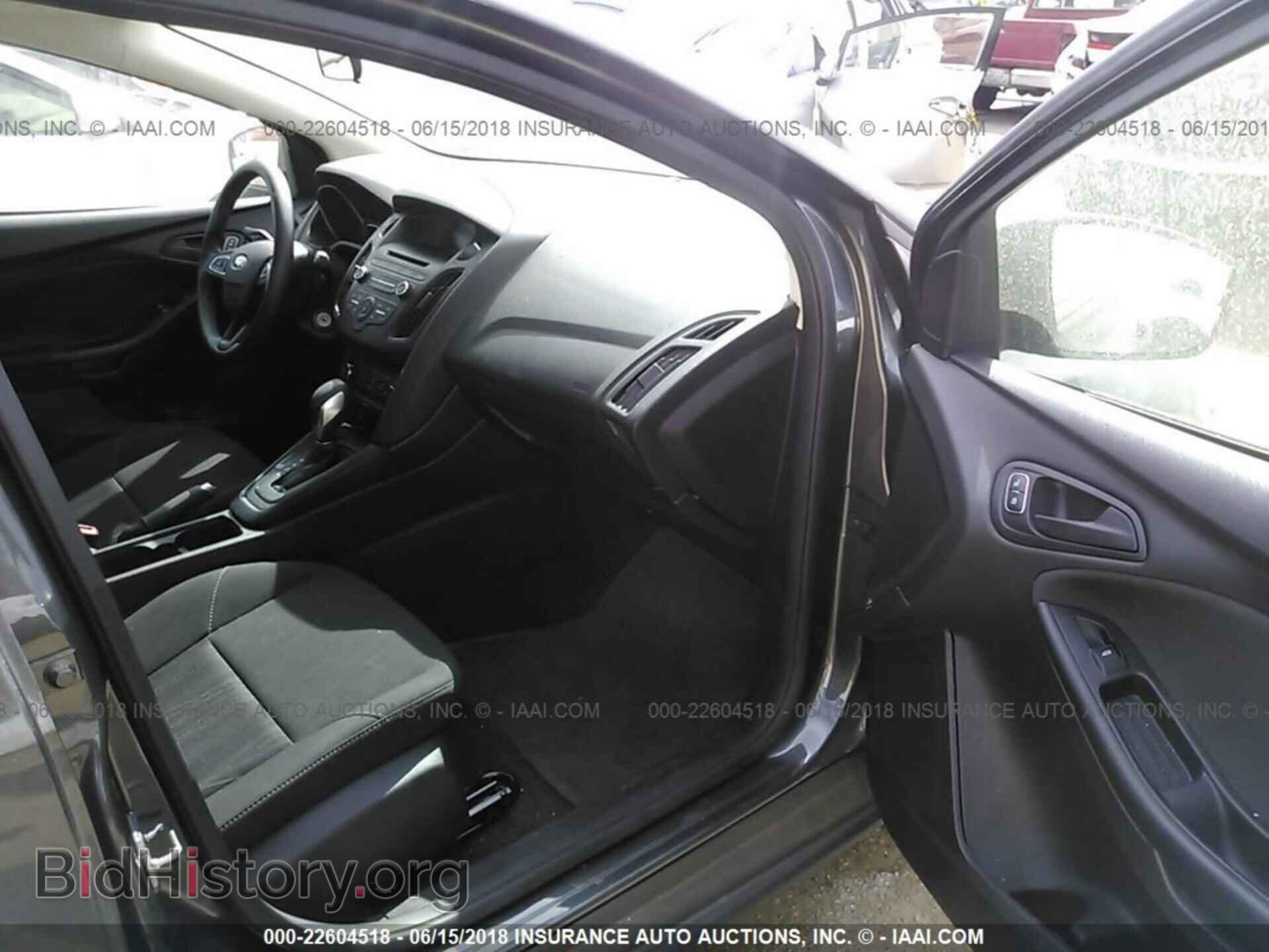 2017 Ford Focus - VIN: 1FADP3E25HL206357 - Photo 5