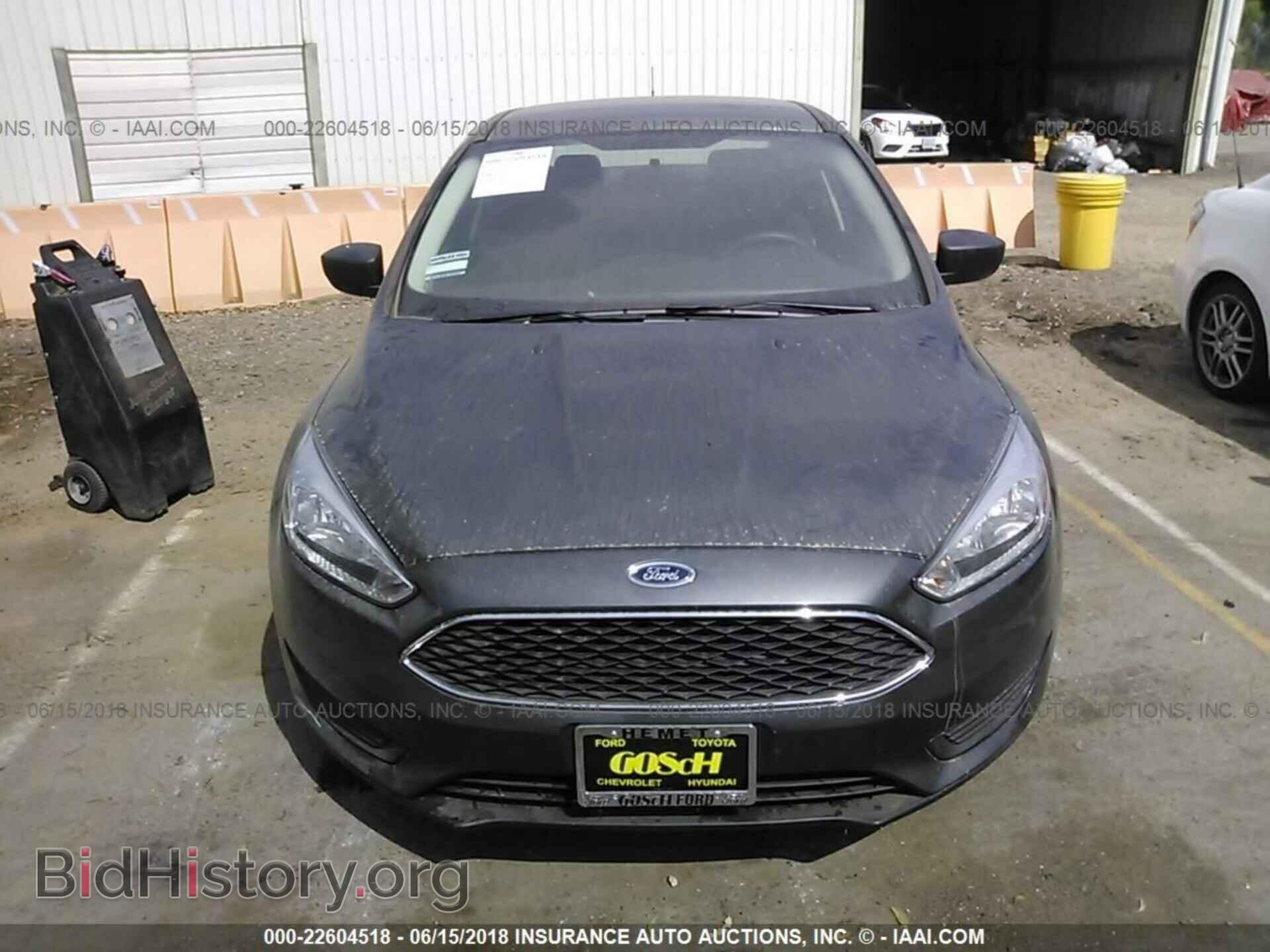 2017 Ford Focus - VIN: 1FADP3E25HL206357 - Photo 6