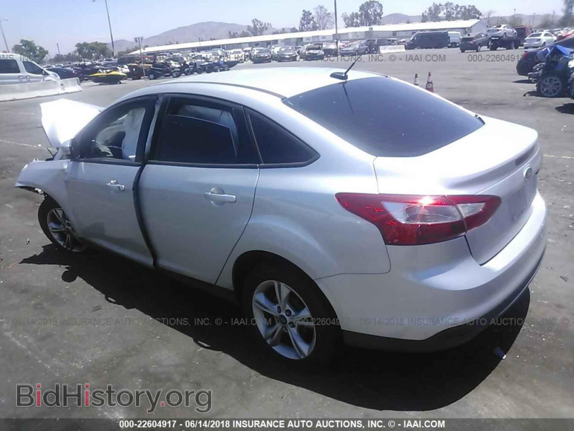 2013 Ford Focus - VIN: 1FADP3F28DL376415 - Фото 3