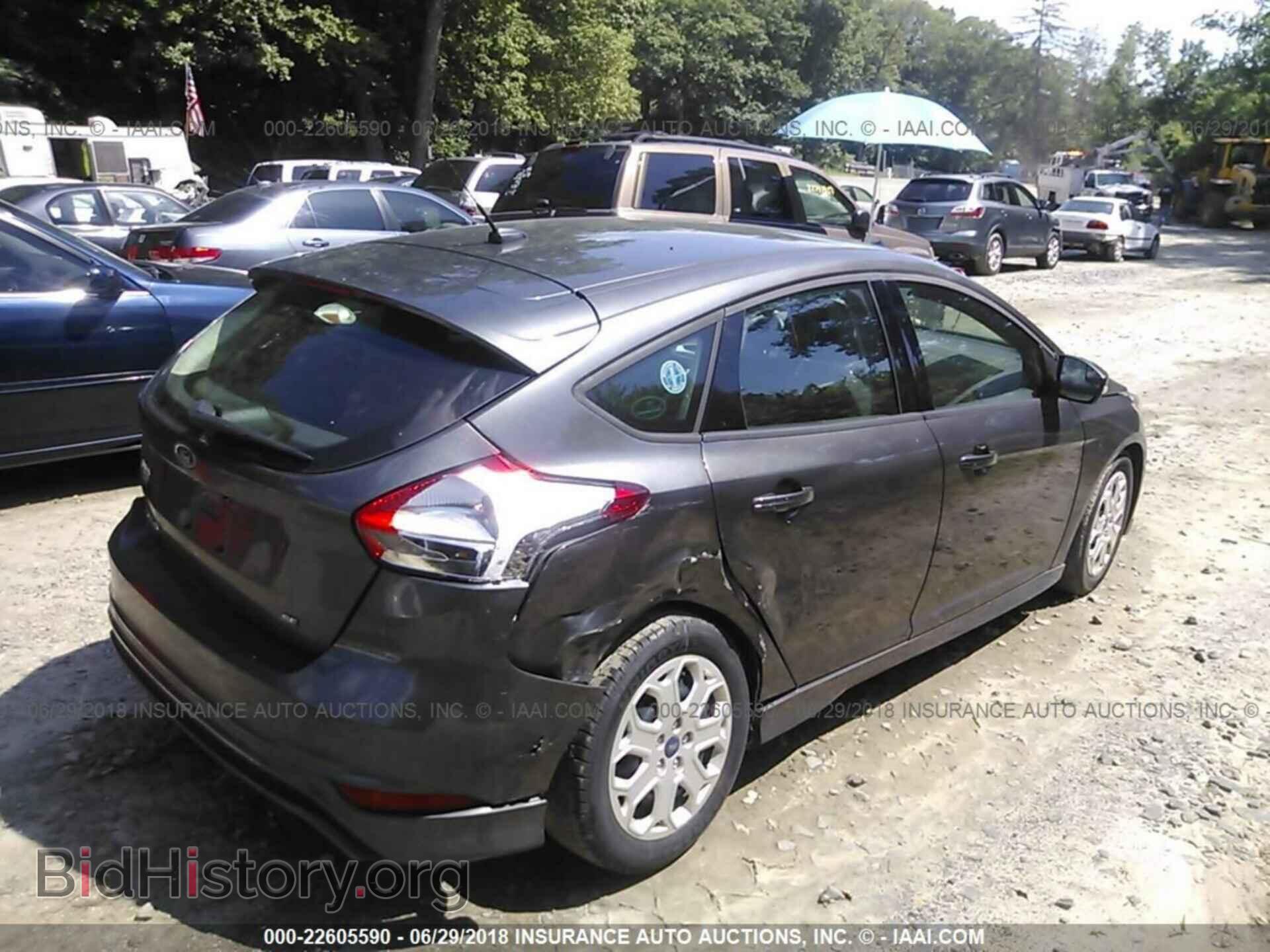 2015 Ford Focus - VIN: 1FADP3K20FL344406 - Photo 4