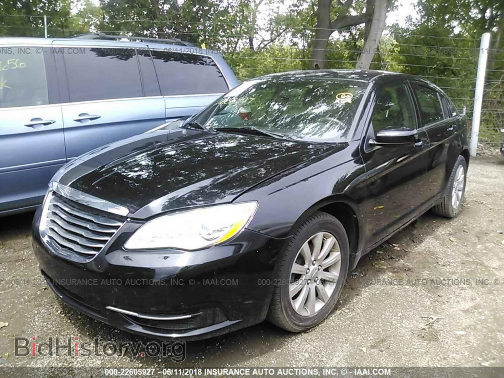 2013 Chrysler 200 - VIN: 1C3CCBBB6DN601537 - Фото 2