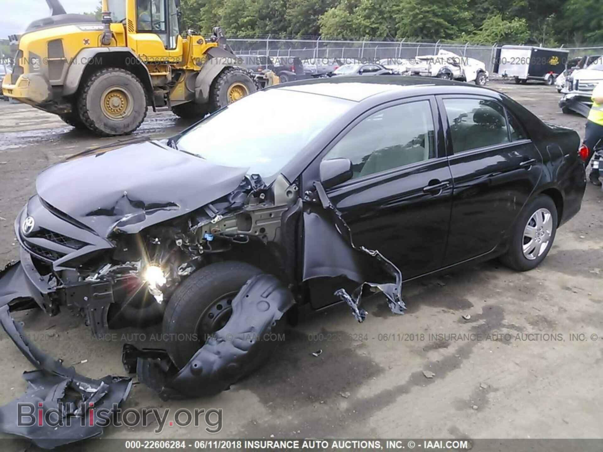 2013 Toyota Corolla - VIN: 2T1BU4EE3DC128480 - Photo 2