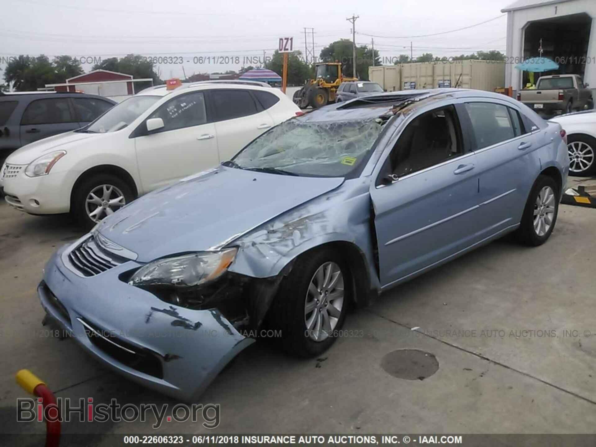 2012 Chrysler 200 - VIN: 1C3CCBBB2CN203434 - Фото 2