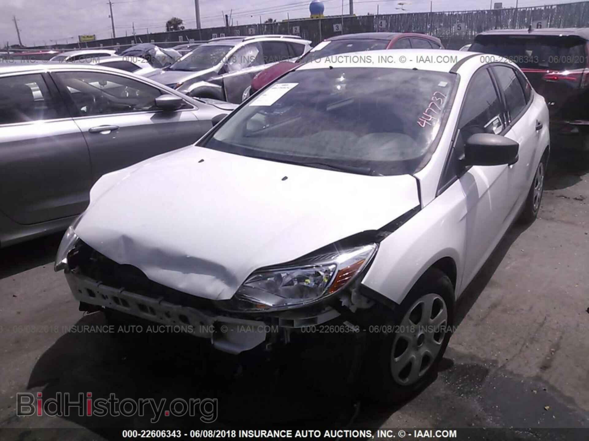 2012 Ford Focus - VIN: 1FAHP3E20CL447737 - Photo 2