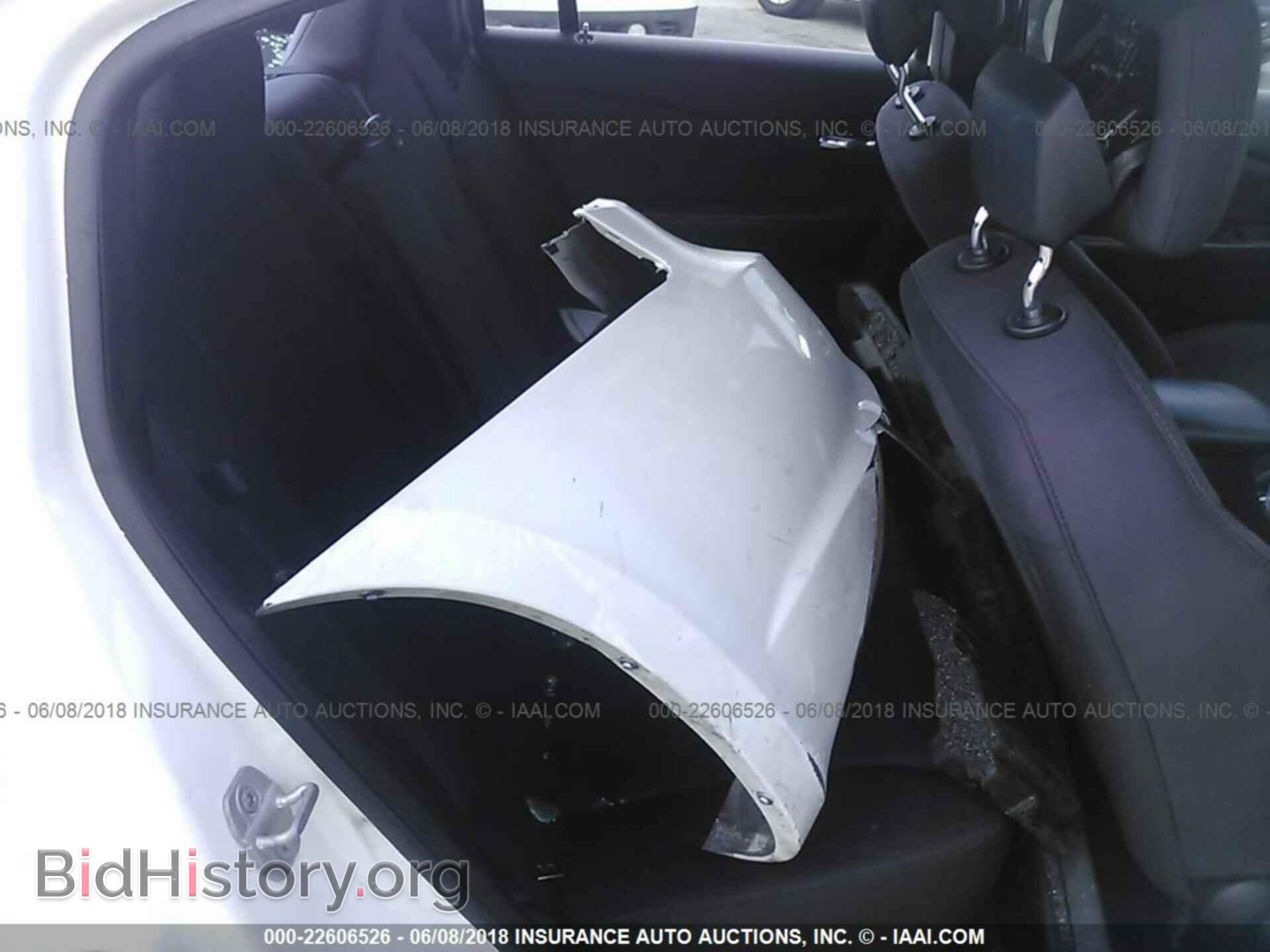 2013 Chrysler 200 - VIN: 1C3CCBAB9DN604840 - Photo 8