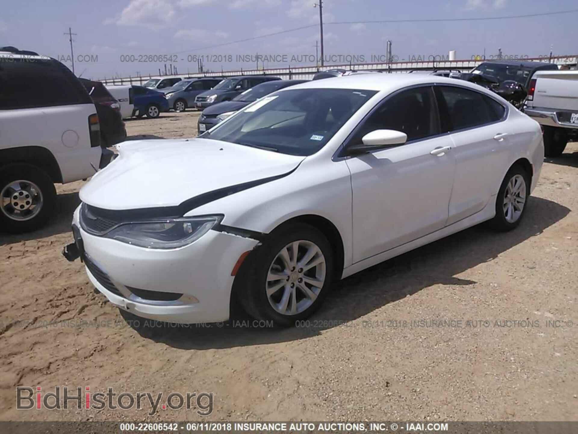 2015 Chrysler 200 - VIN: 1C3CCCAB0FN662330 - Photo 2